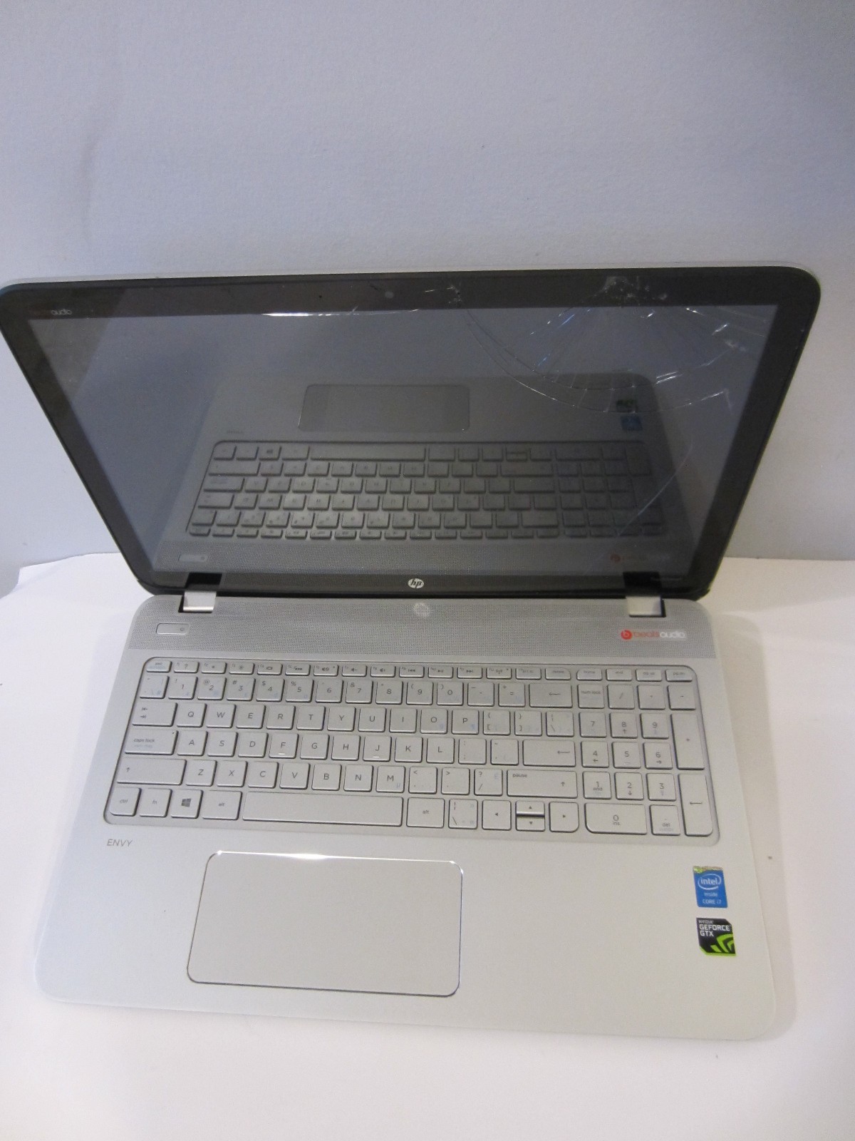 HP ENVY 15-Q178CA 15.6″ Intel i7-4712HQ 2.3GHz NVIDIA GTX 850M Beats AS-IS Parts
