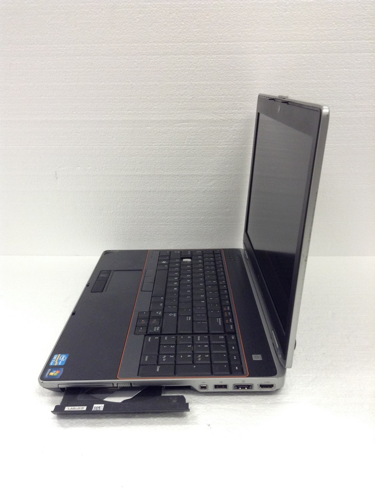 Dell Latitude E6520 Laptop i7-2720QM 2.2GHz 8GB 15.6″ NO HD, For Parts FREE SHIP