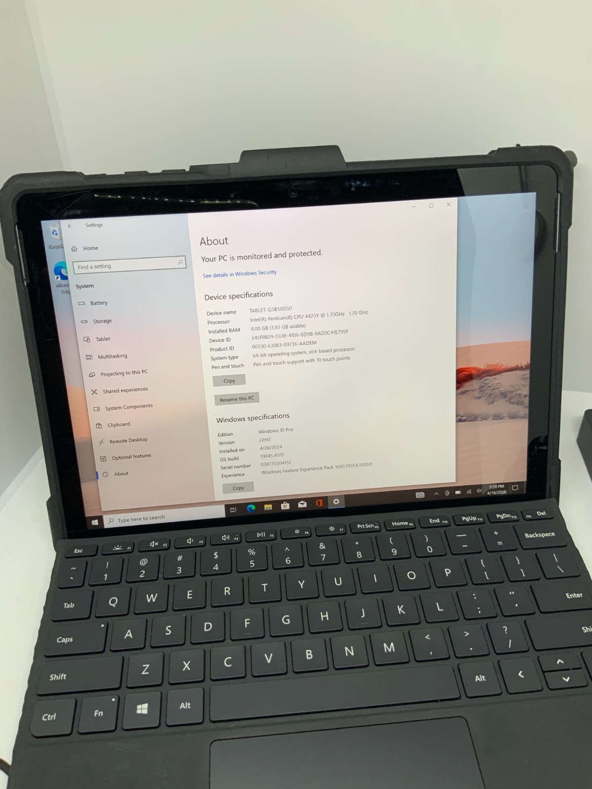 Microsoft Surface Go 2 (10.5″, Intel Pentium, 4GB, 64GB, 1926) w/Keyboard/Case