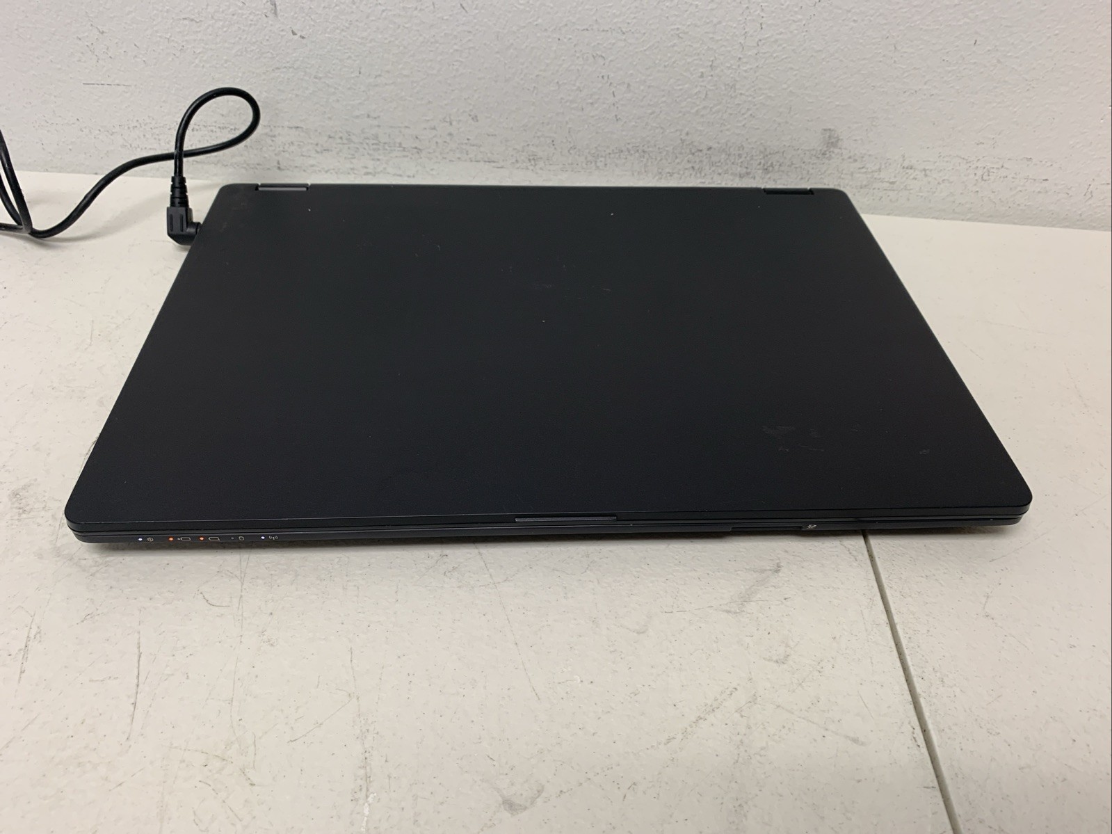 FUJITSU LIFEBOOK U749 14″ i3-8145U 8GB RAM 256GB SSD WIND 11 Pro Edu Touch Scree
