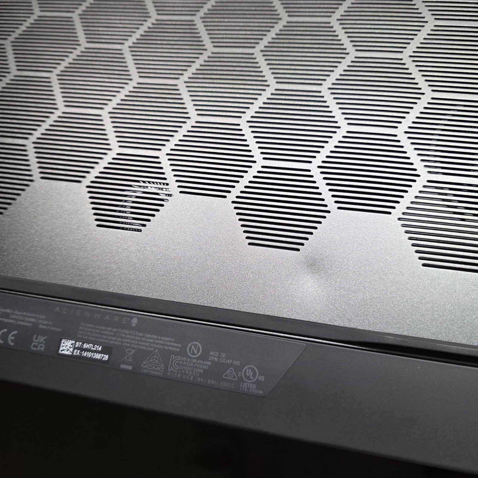 Alienware M18 R1 18″ 480Hz FHD+ RYZEN 9 7945HX 32GB 1TB SSD RX 7900M 16G DDR6