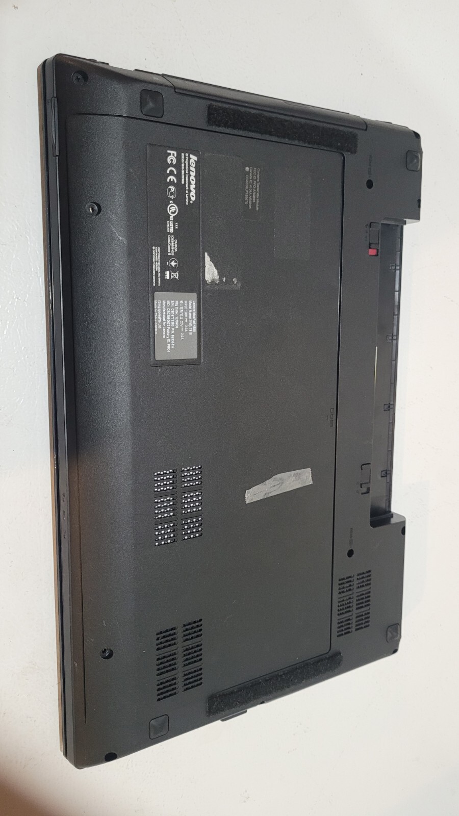 Lenovo IdeaPad N585 AMD E1-1200 APU | No Hdd | 4GB RAM
