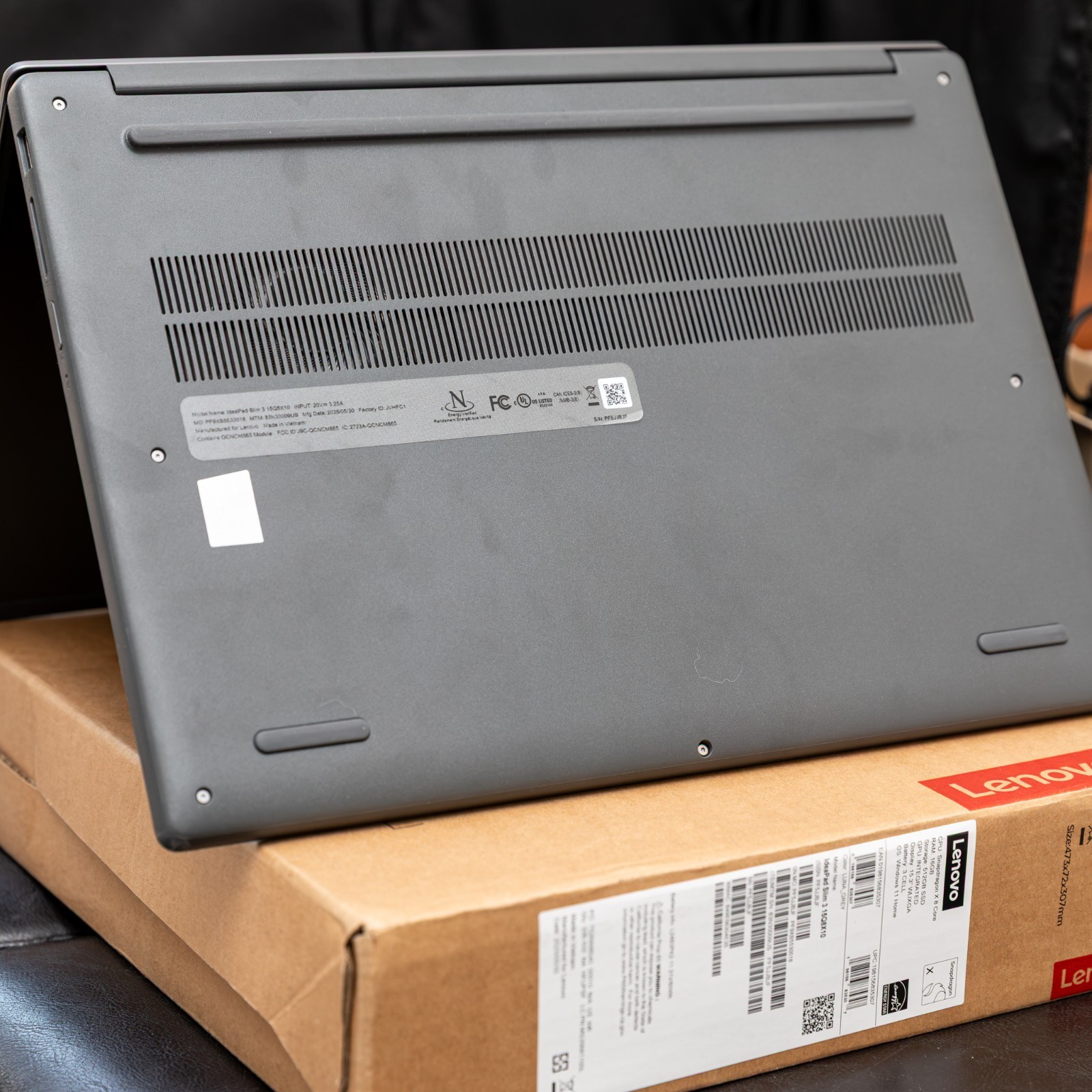 Lenovo IdeaPad Slim 3x 15.6″ Snapdragon X 16GB 512GB SSD Win11 Gray