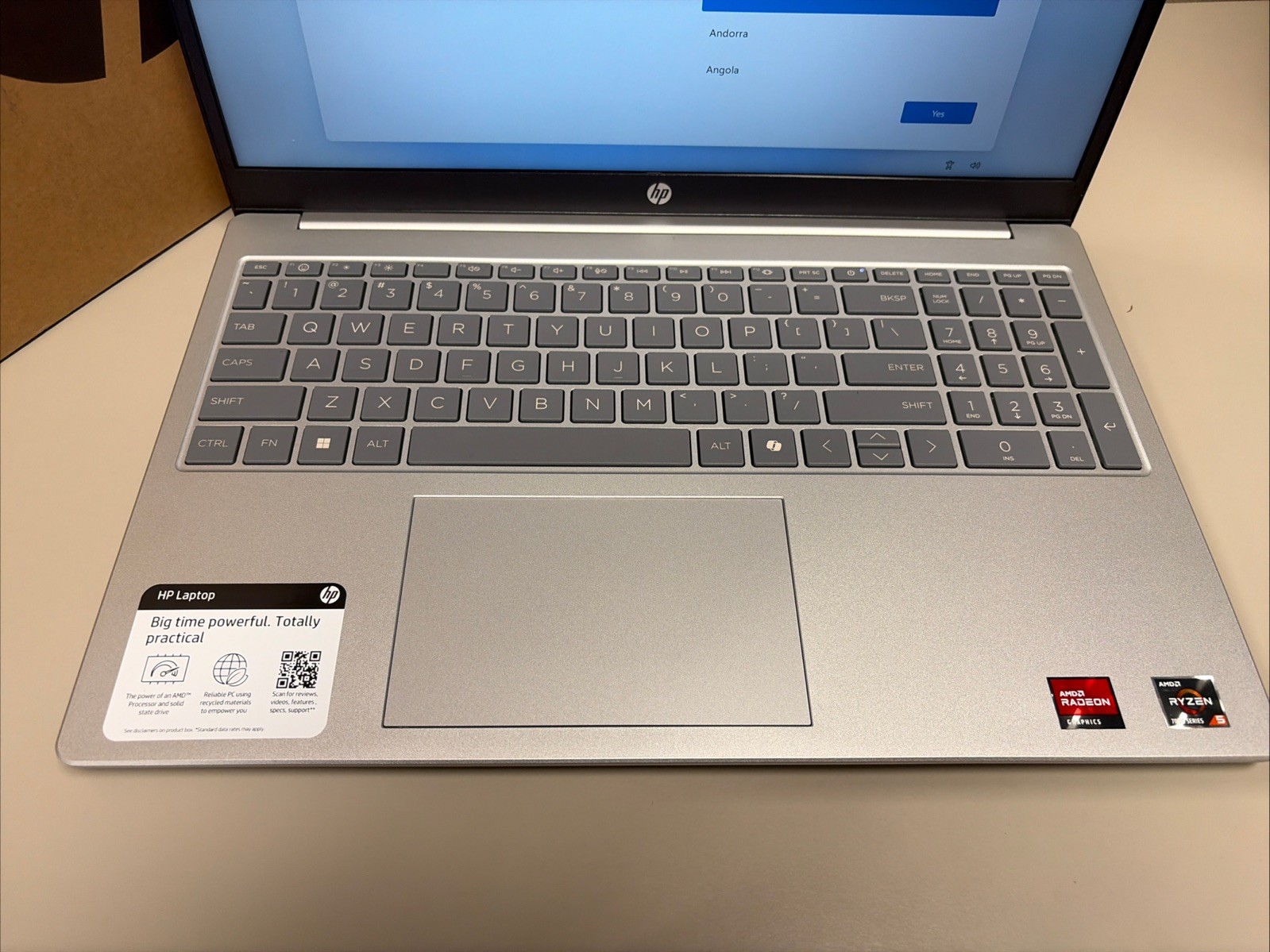 HP – 15.6″ Full HD Touch-Screen Laptop – AMD Ryzen 5 7520U 8GB Memory (Open Box)