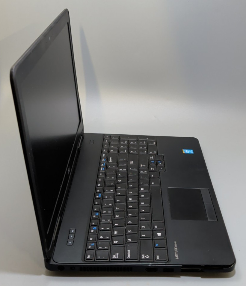 DELL Latitude E5540 15.6″- i5-4300U@1.90GHz/250GB SSD/8GB RAM/Win 11 Pro