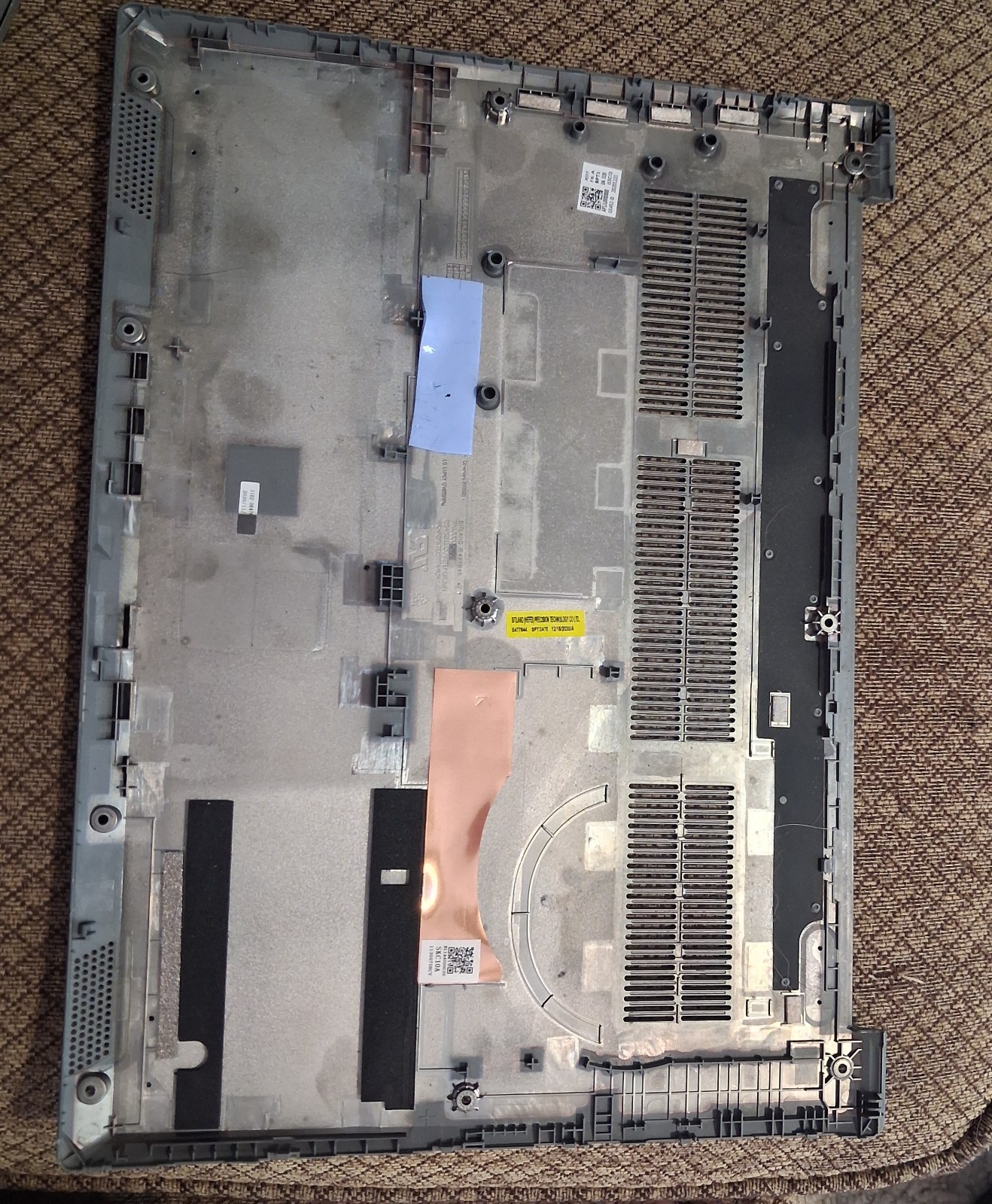 Lenovo laptop does not turn on Storage drive removed Sold as-is for parts