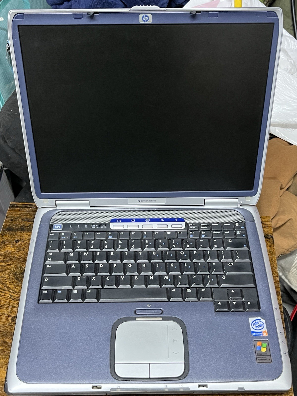 Vintage HP Pavilion Ze 5185 Retro Gaming Laptop Windows Xp