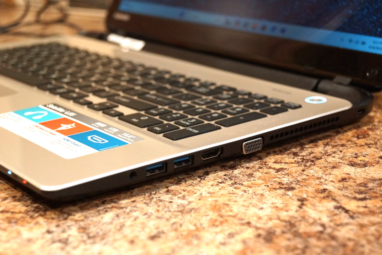 Active Latest 25H2 WIN 11PRO Toshiba L55-B5288 Gen4 i7@2.00GHz 8GB RAM 480GB SSD