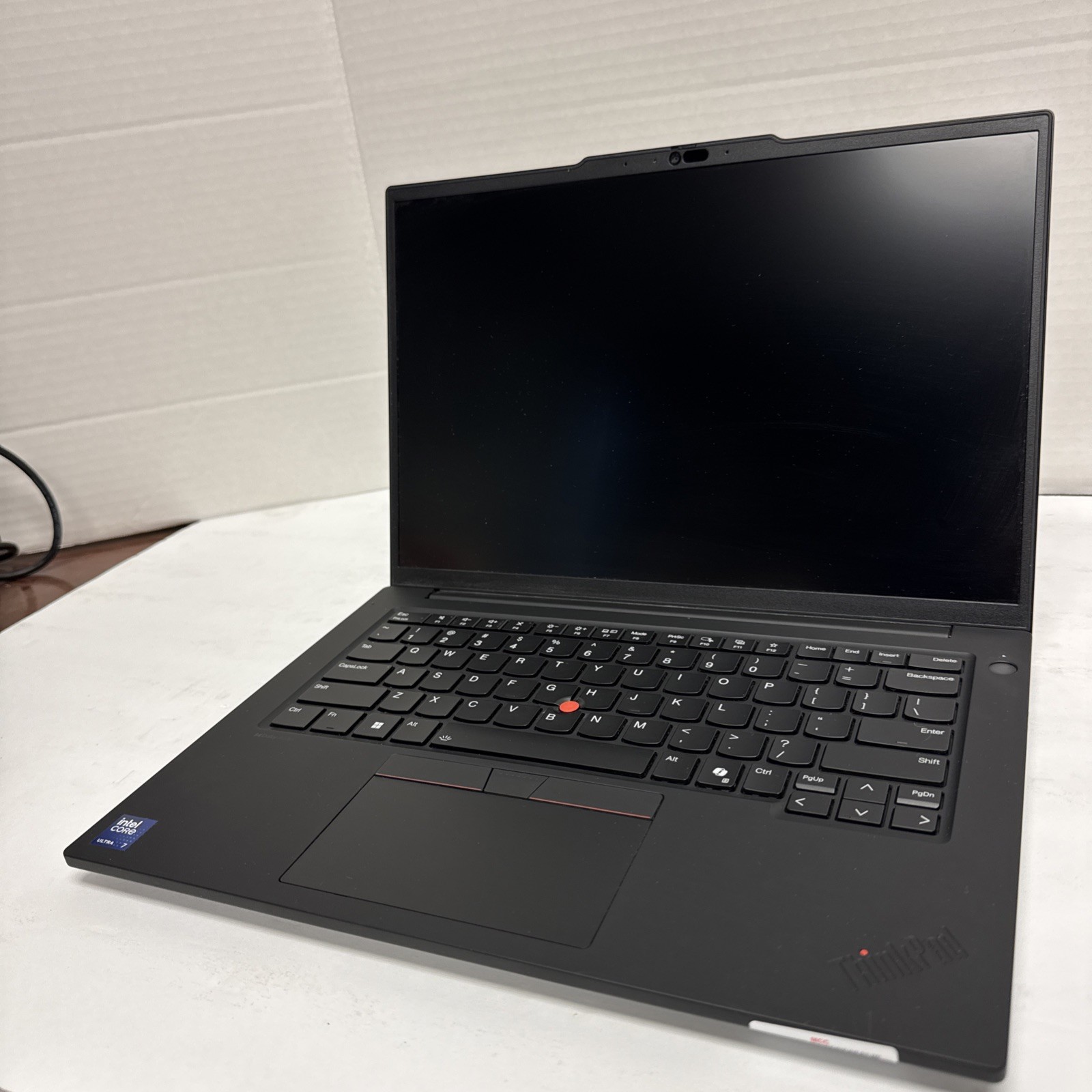 Lenovo ThinkPad P14s Gen 5 – Intel Ultra 7 165H – 32GB RAM – 1TB SSD