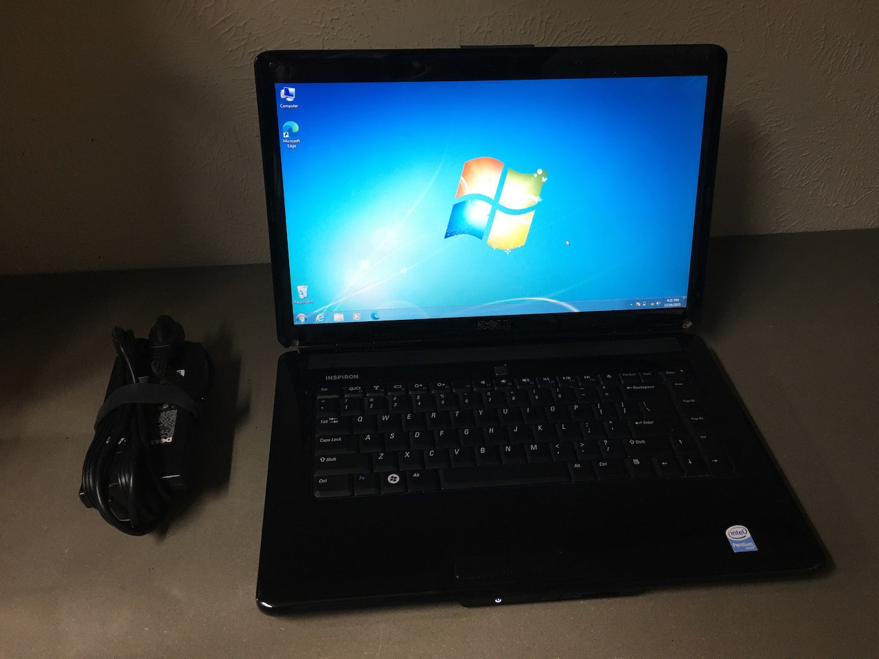 Dell Inspiron 1545 Pentium Dual-Core T4200 2GB 250GB Windows 7 Pro Optical DVD