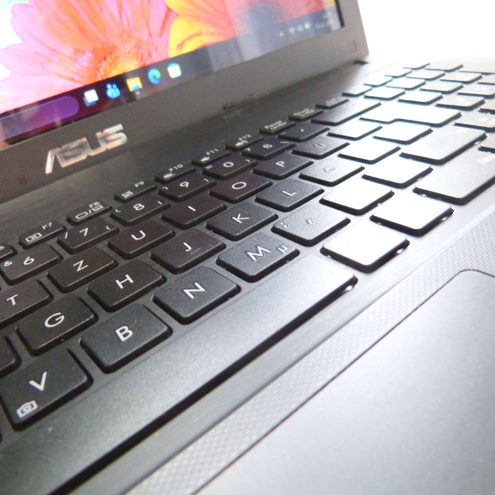 Asus F551 Vivobook PREMIUM 15″ SonicMaster l SSD Windows 11 l HDMI DVDRW