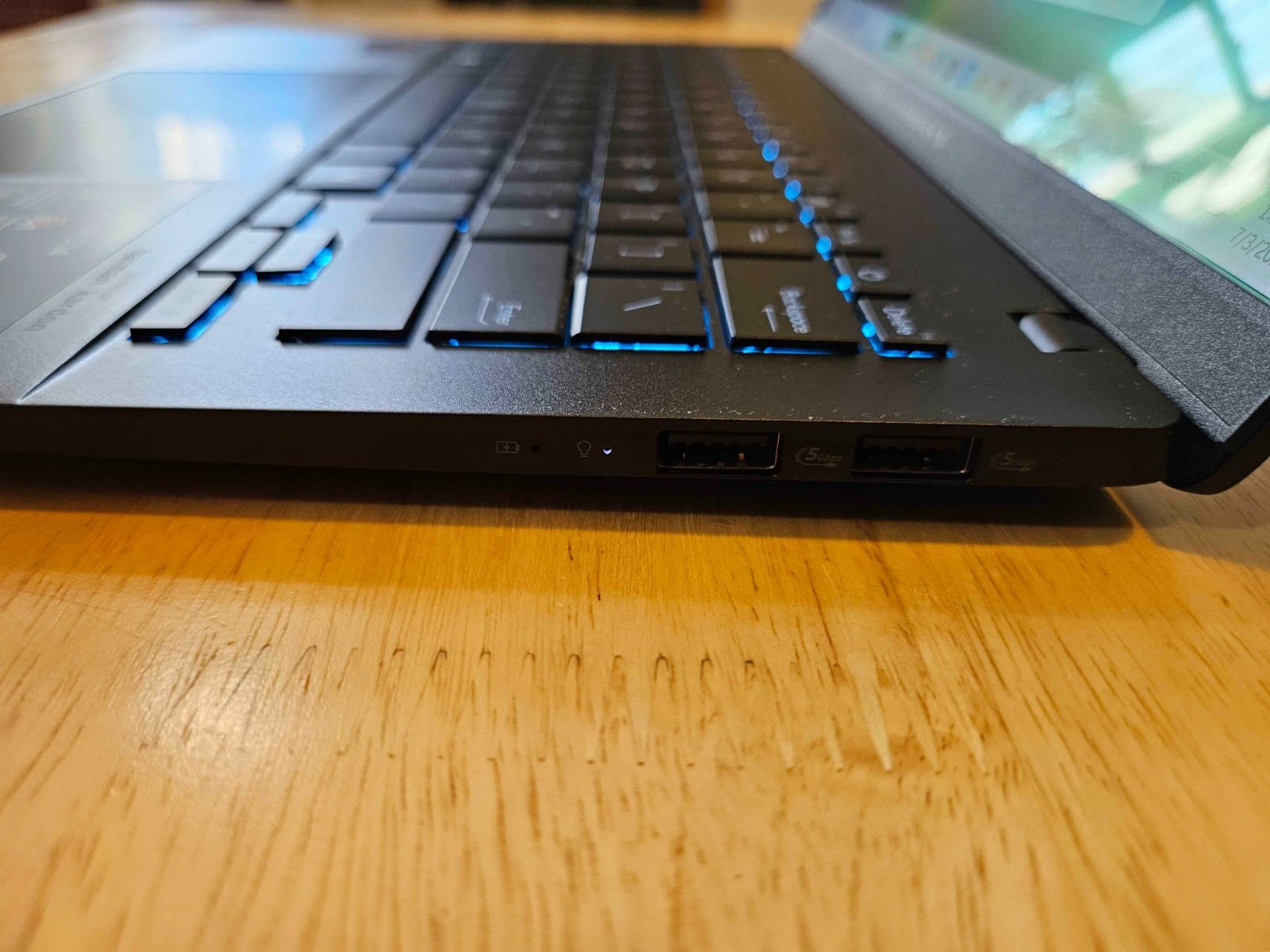 ASUS S5406SA-WH79 Vivobook S 14 14″ WUXGA Ultra 7 258V 2.2GHz Intel Arc Graphics