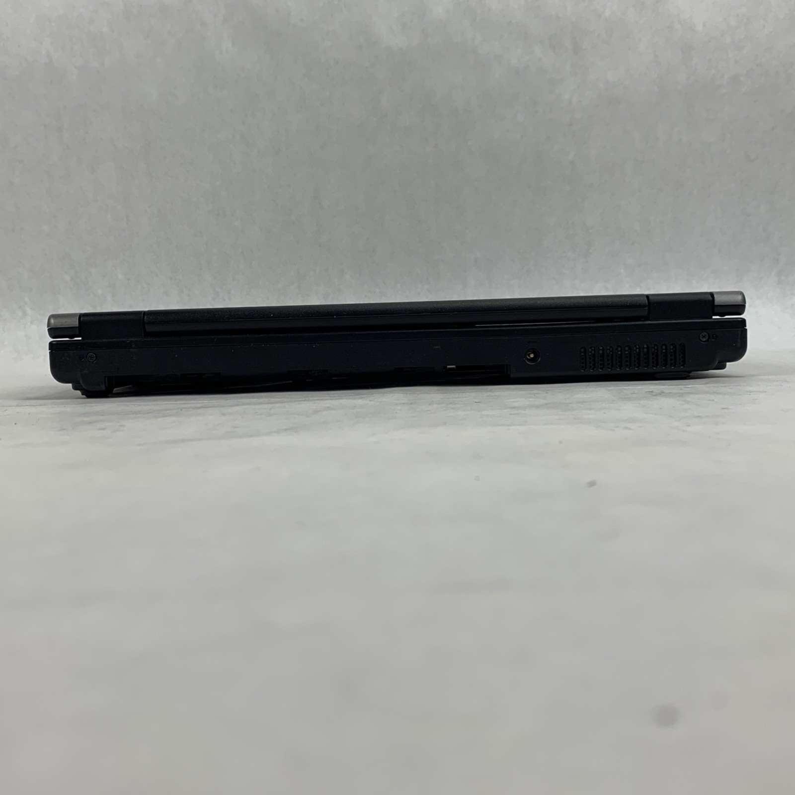 Dell Insprion B130 Intel Pentium M 1.70GHz 1GB RAM 15.4″ No Battery/HDD/OS
