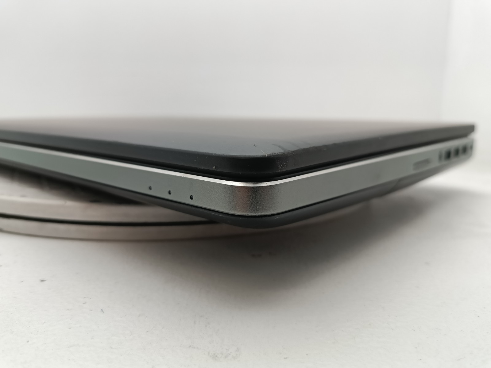 Dell Precision 7510 15″ Laptop Core i7-6820HQ @ 2.7GHz 32GB AMD Radeon Read #91