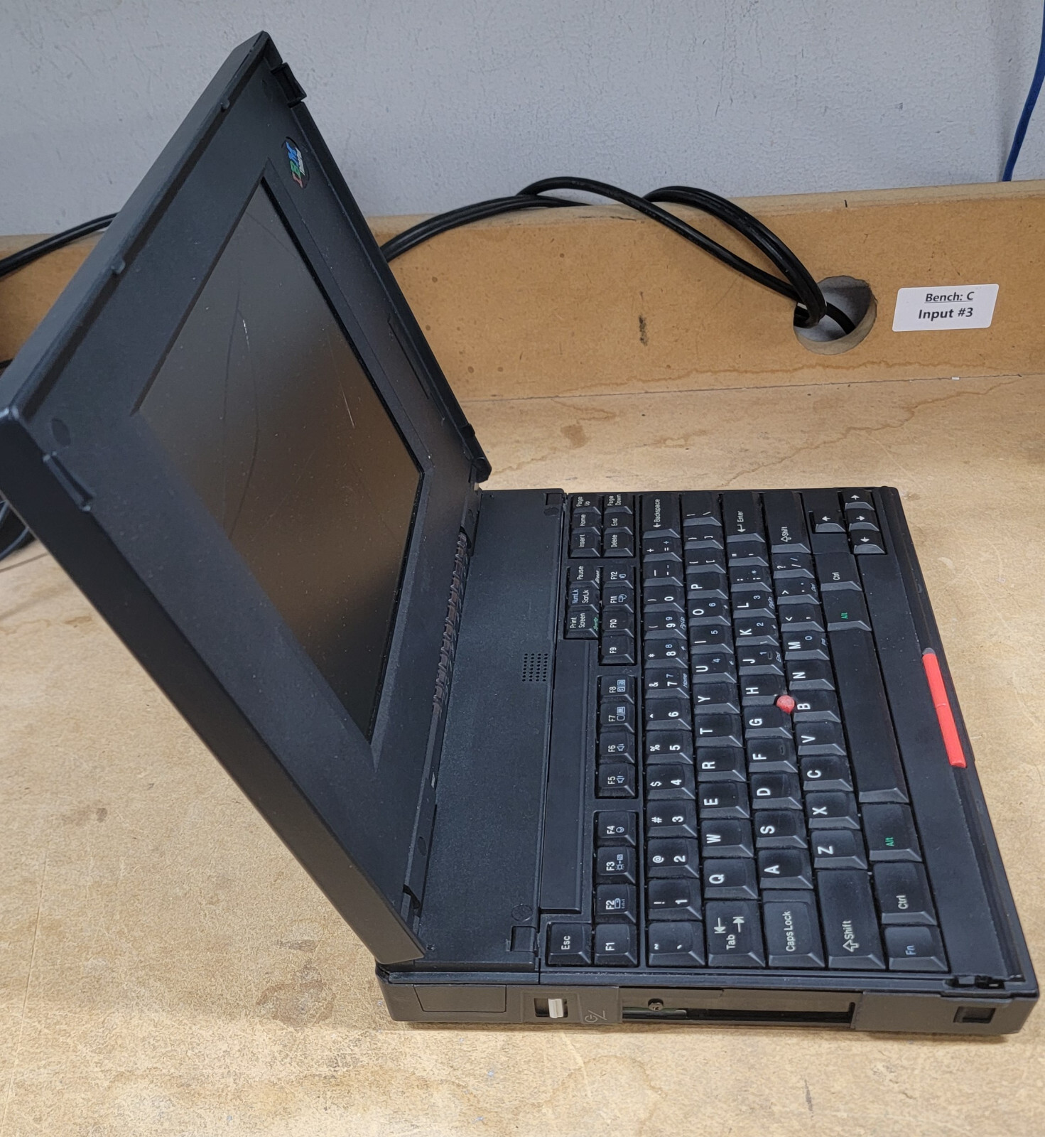 1994 IBM ThinkPad 360CE BROKEN LCD WITH GENUINE AC ADAPTER P/N: 49G2192
