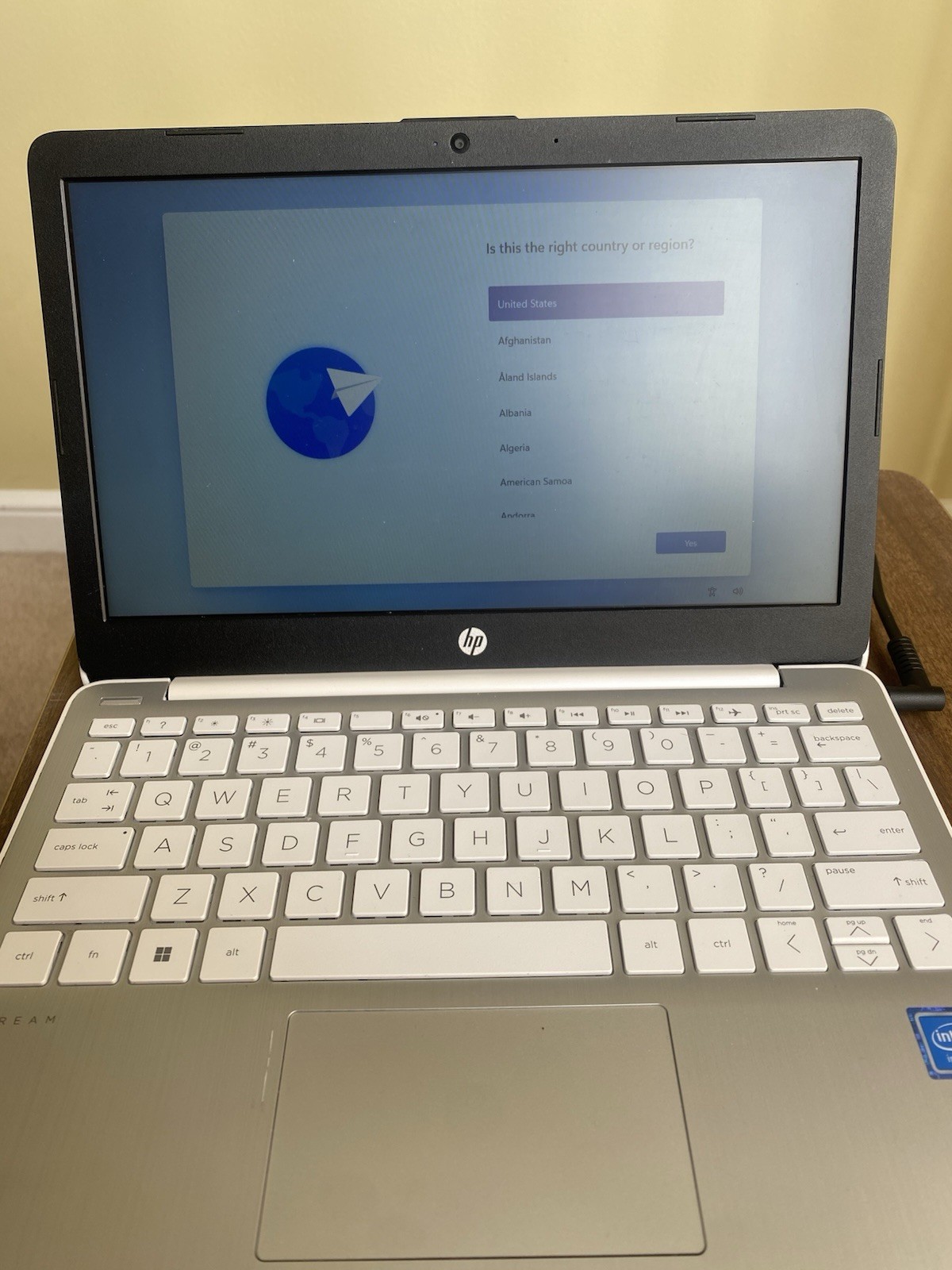 HP Stream 11-ak0053dx 11.6″ 64 GB, 4 GB RAM, Charger Included. Specs in pictures