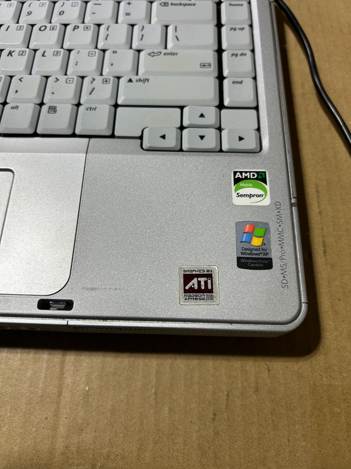 Used – Parts – Vintage Compaq Presario V2000 Laptop – AMD Sempron – 512MB RAM