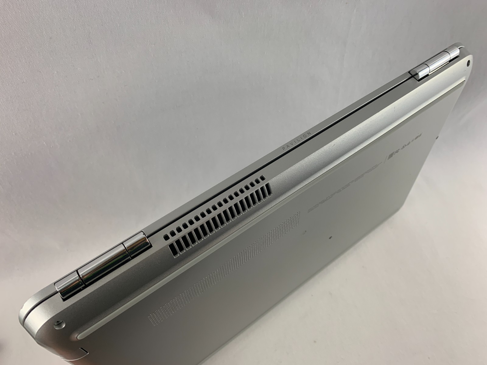 HP Pavilion 15-au123cl Laptop Intel Core i5-7200U 2.5GHz 12GB RAM 1TB HDD W10H