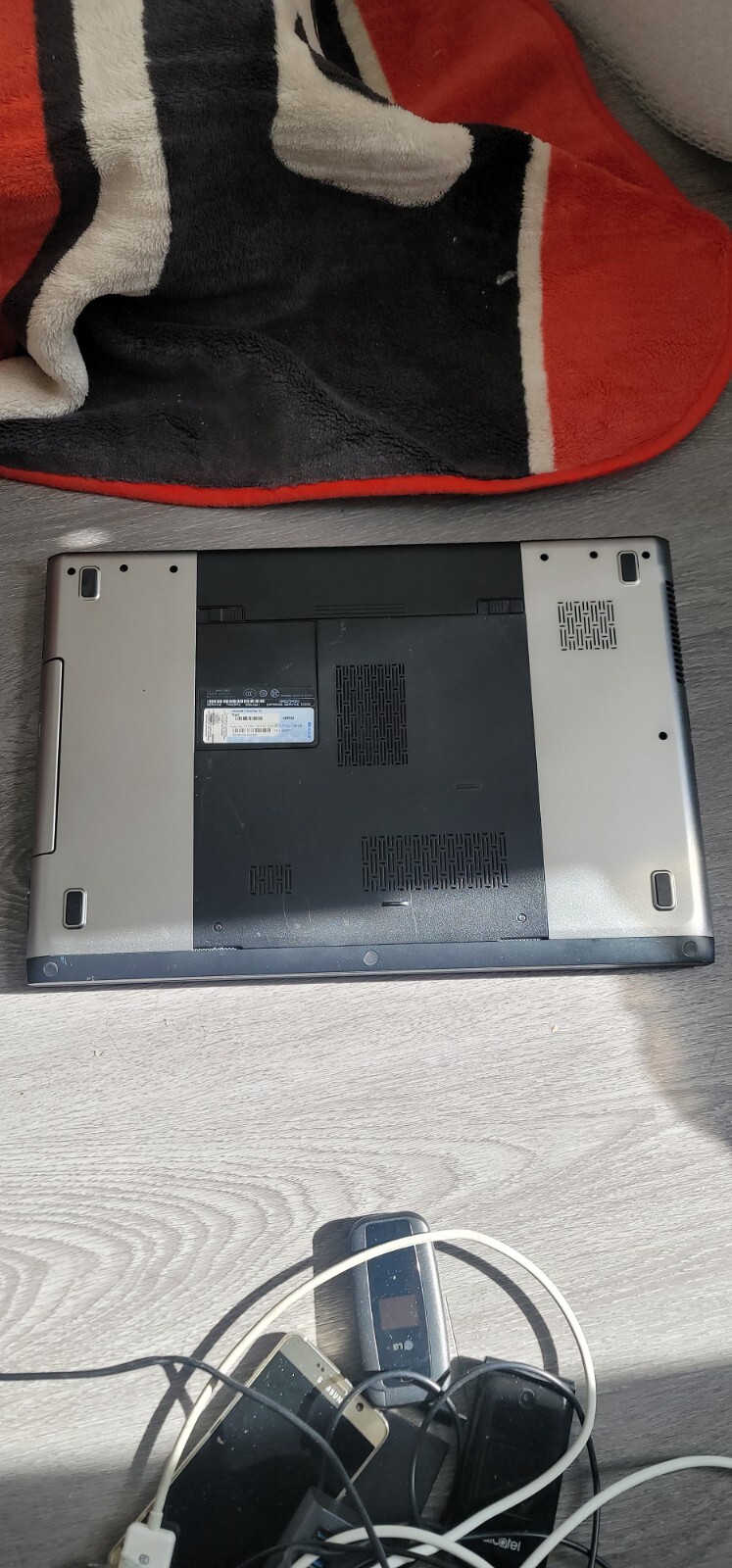 Dell Vostro 3750 Intel Core i3-2310M 4GB RAM No HDD No OS 300724A