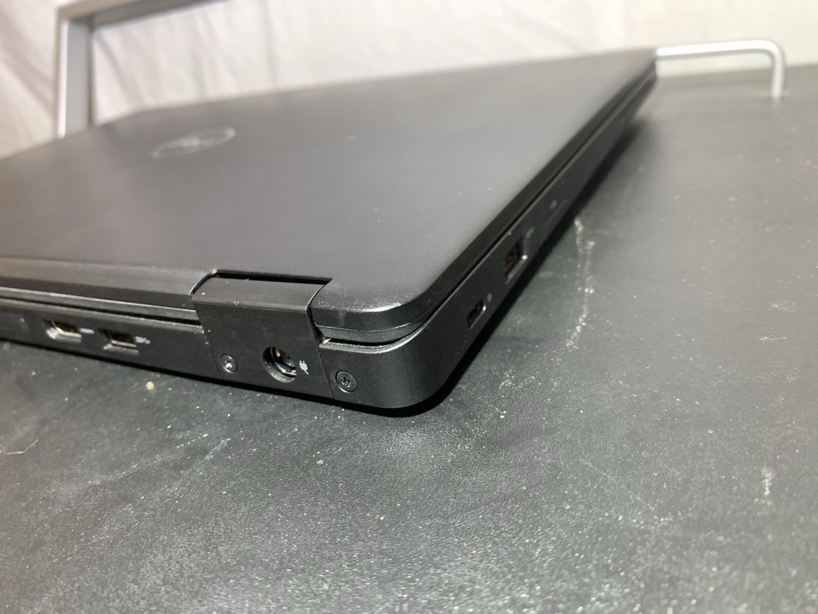 Dell Latitude 5490 i5-8350U 16GB 256GB SSD Win11 14in FHD Touchscreen Black