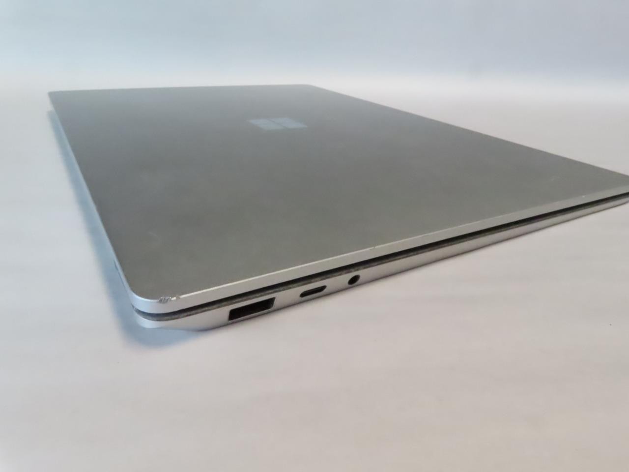 MICROSOFT SURFACE LAPTOP 3 13.5″ TOUCH SCREEN 1867 i5-10e 8GB RAM 128GB SSD