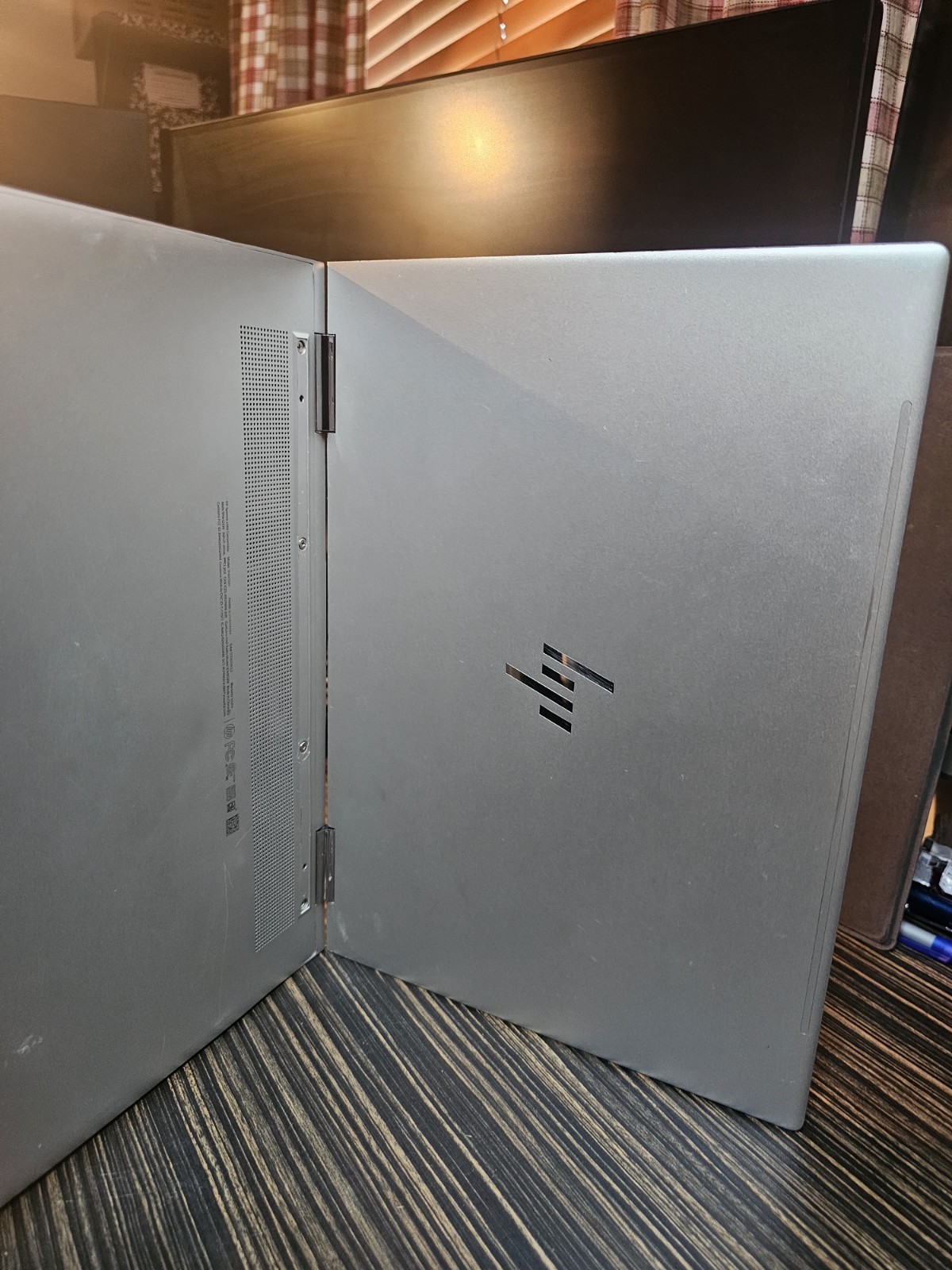 HP Spectre x360 13-ae0xx i7 16GB 512GB SSD 13″ Touch 2-in-1 silver ultrabook