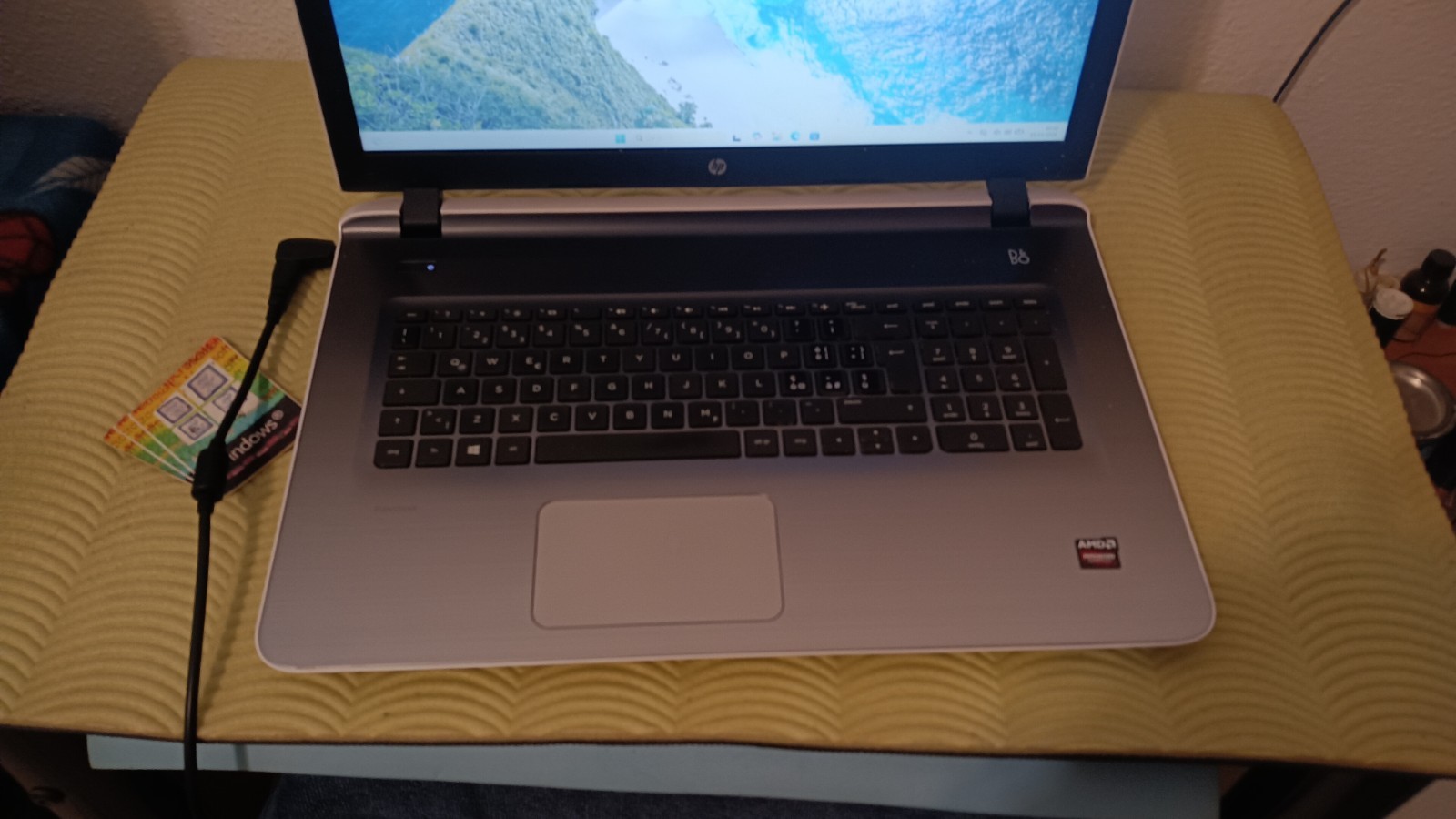 HP 17-g1115NG 17.3″ 1600X900 AMD A10-8700p 10CORE 8gb 256gb NVME AMD r7 2GB