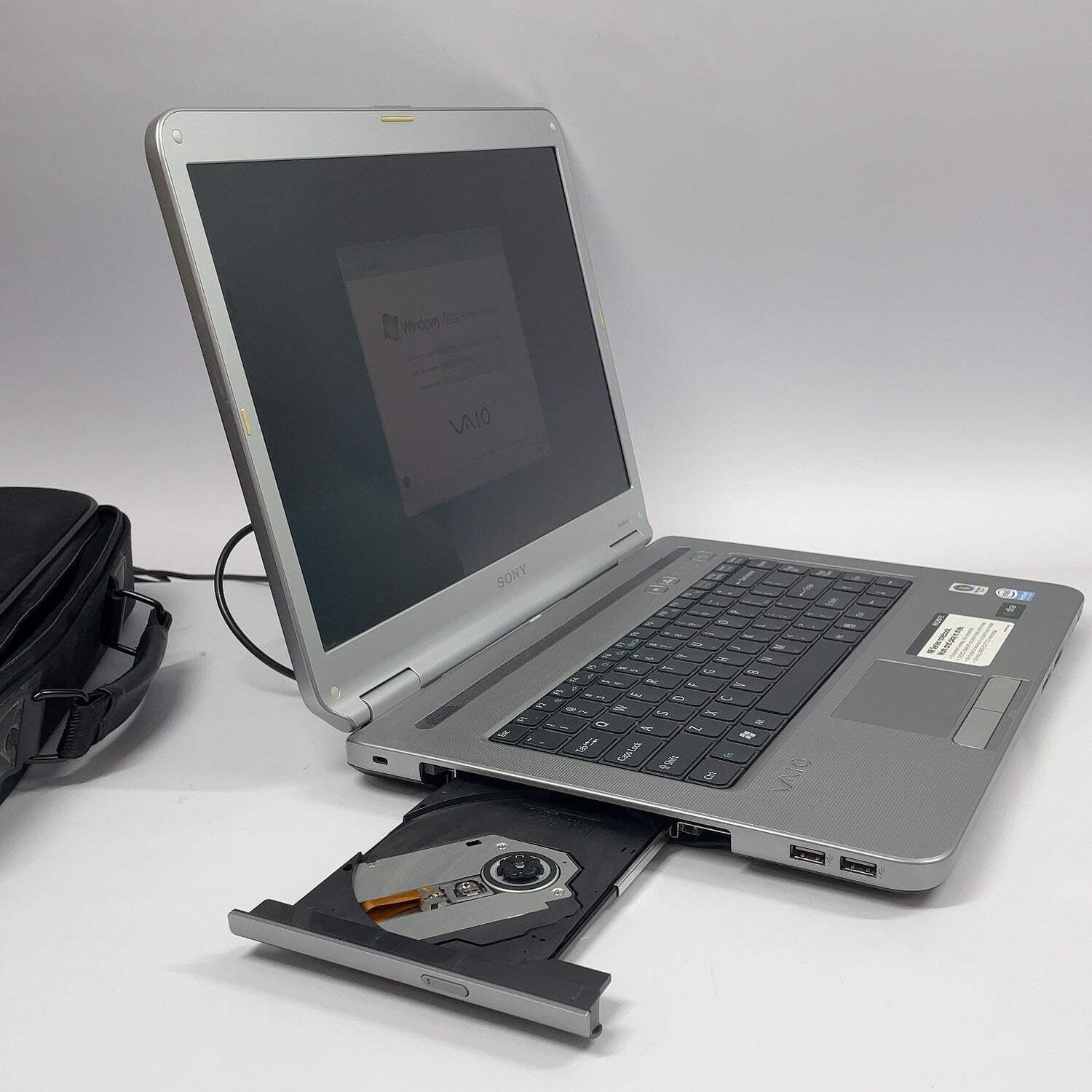 Sony Vaio PCG-7113L 15.4 Pentium Dual-Core 1.73GHz 2GB RAM 256GB HDD