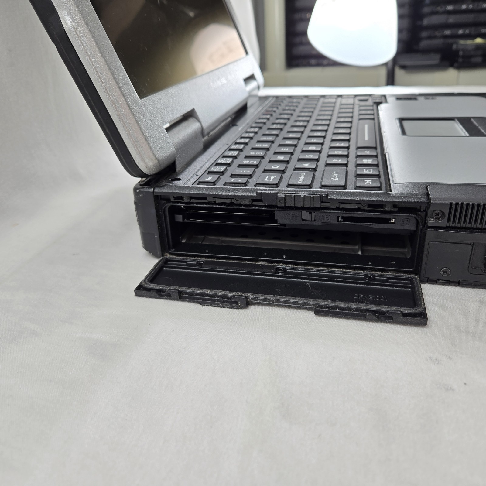 Panasonic Toughbook CF-31 MK5 i5-5300U 2.3GHz 256GB SSD 8GB Ram W11 — Grade C