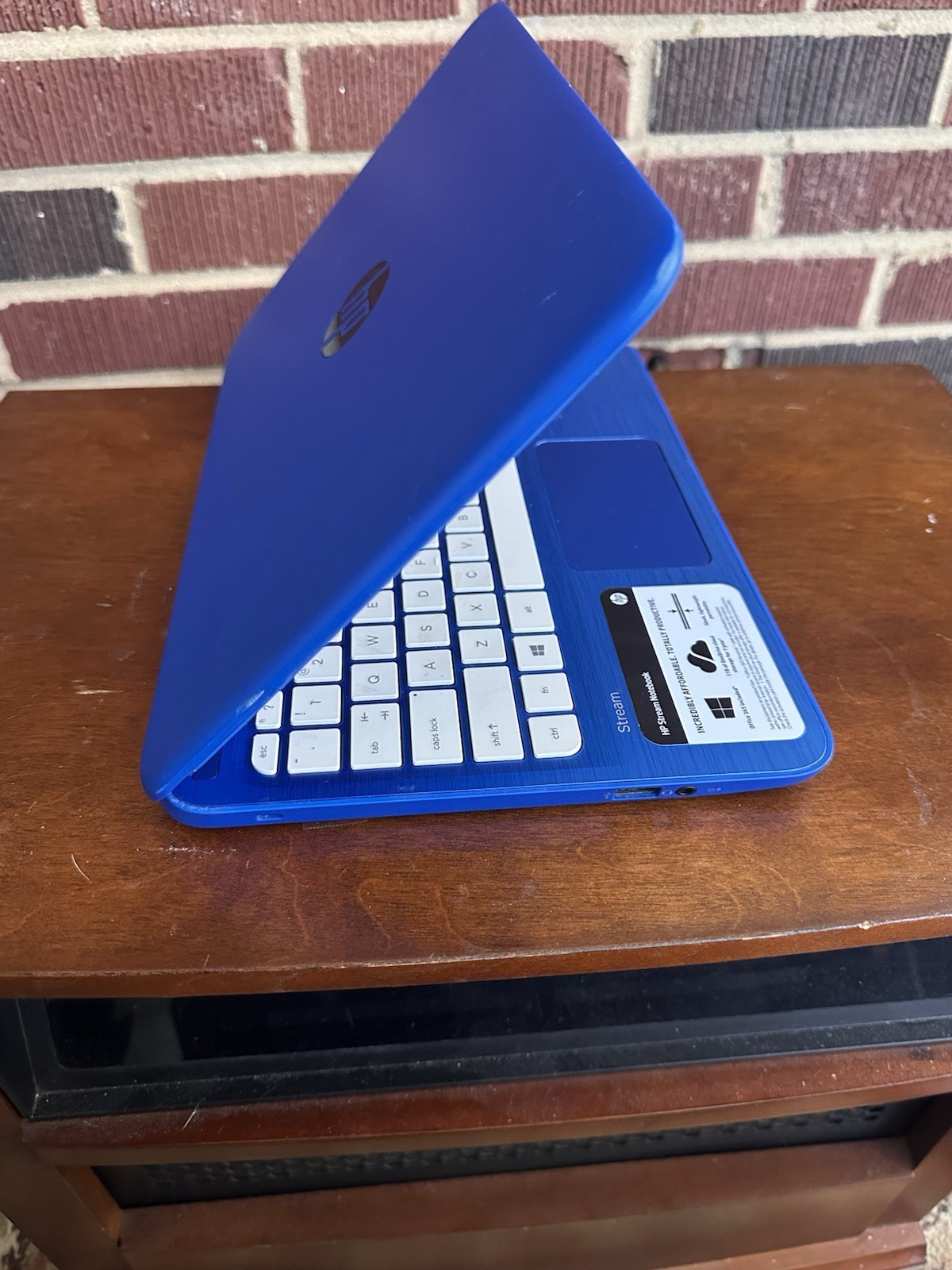 HP Stream 11-r014wm