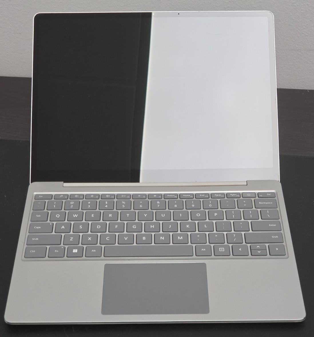 Microsoft Surface Laptop Go 2 – 12.4″ – i5-1135G7 16 GB Ram 256GB SSD Win 11