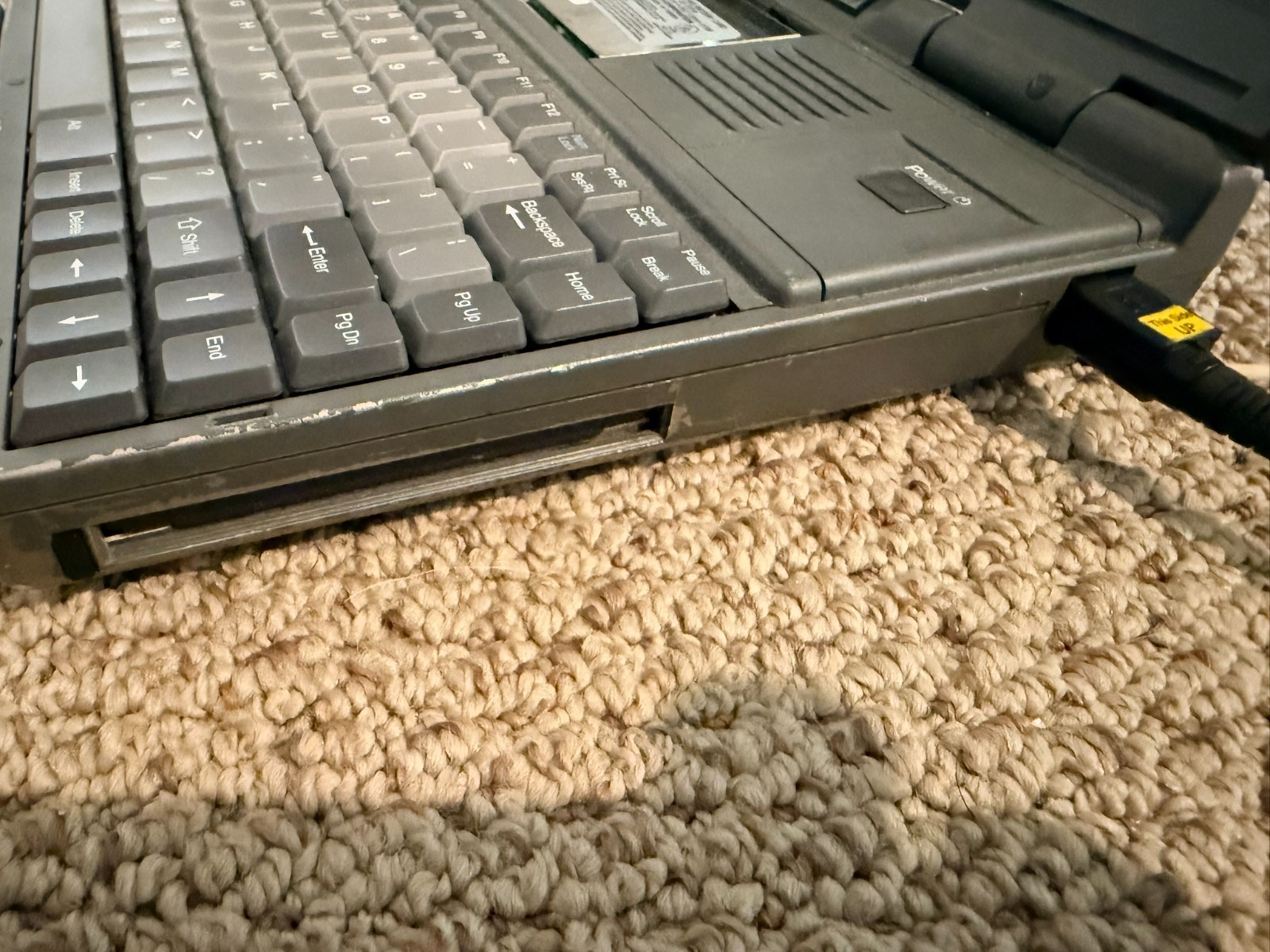 Vintage Sharp Notebook PC 8150 Used , Works Modem , Hard Drive PC Card Slot