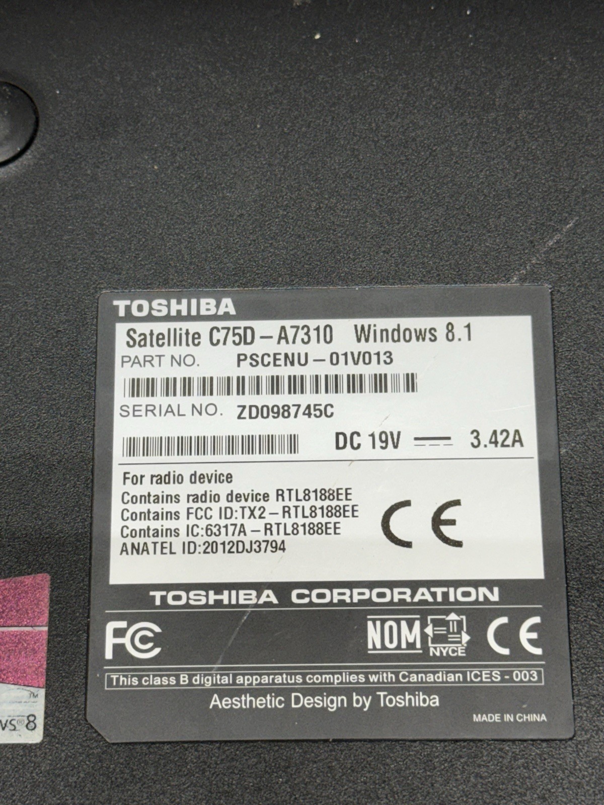 TOSHIBA SATELLITE C750-A7310 w/Windows 8.1 For Parts Only