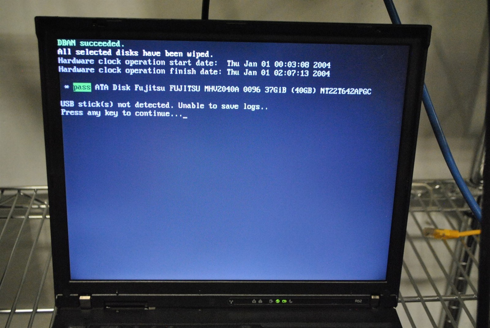 IBM ThinkPad R52 Laptop Intel Pentium M 1.86GHz 512MB 40GB HD No PSU
