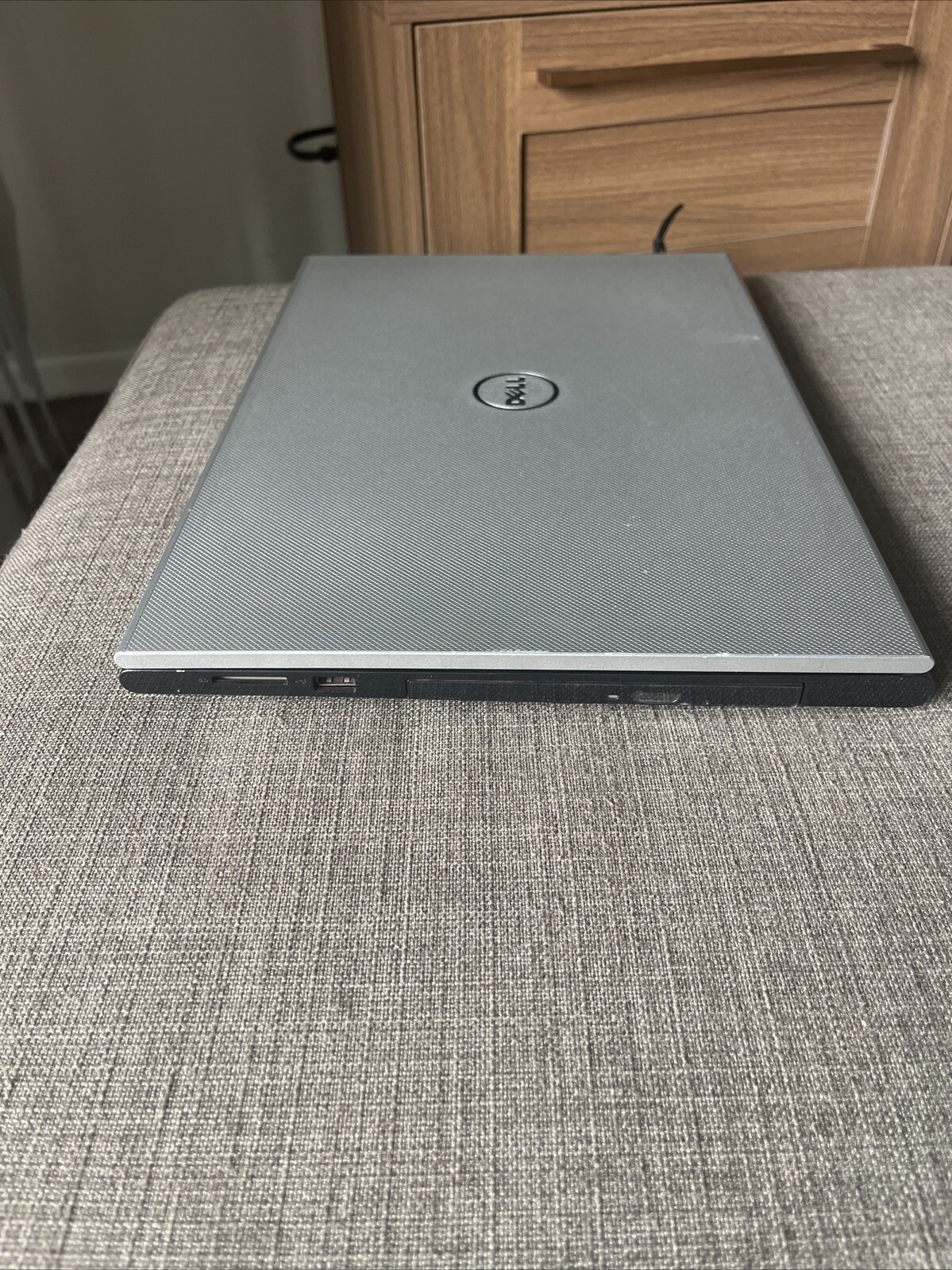 Dell Inspiron 3542 Intel i3-4005U 8GB RAM 500GB HDD 15.6″ Webcam Charger (READ)