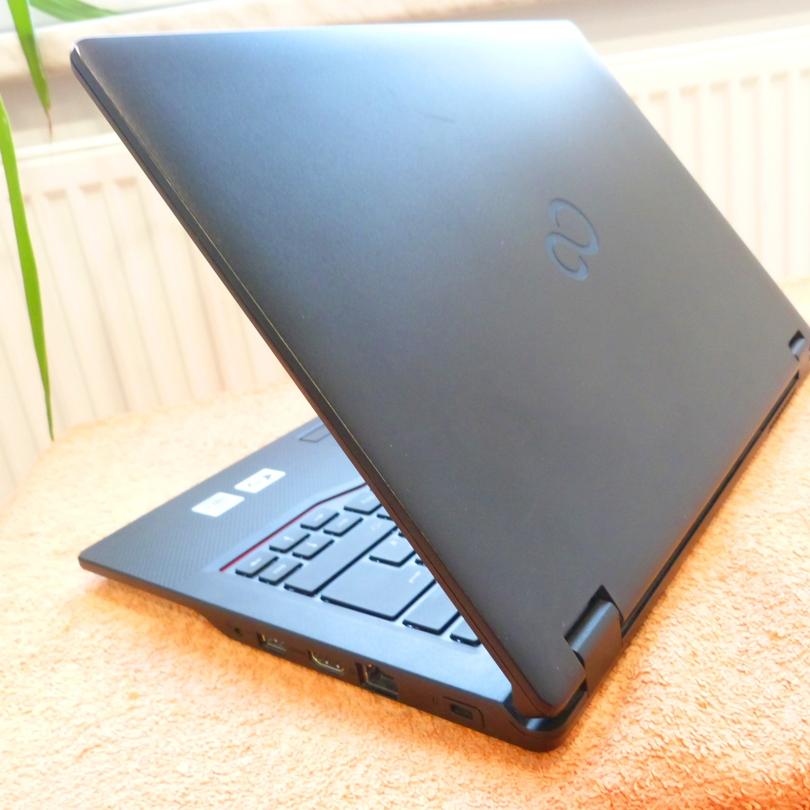 Fujitsu E5410 14″ FULLHD l 16GB RAM NEW l SSD Windows 11 HDMI USBC i5 Gen10