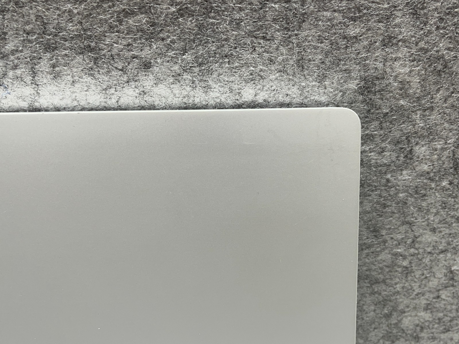 Microsoft Surface Laptop i7-7660U @ 2.5GHz 16GB 512GB SSD Touch screen W-11 Pro
