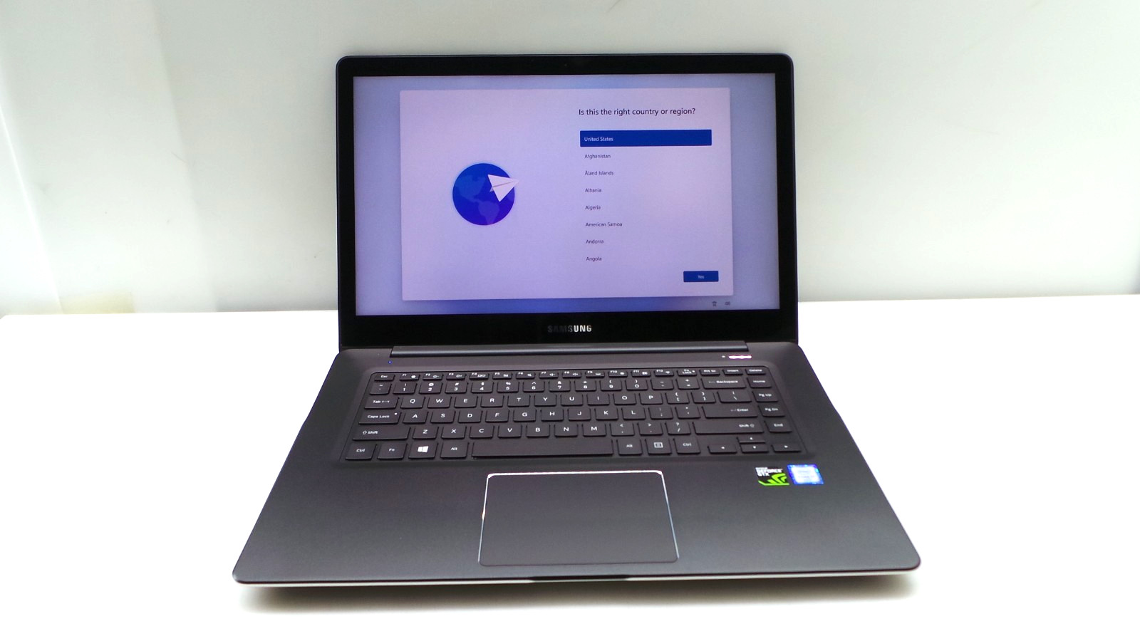 Samsung Notebook NP940Z5L | 15.6″ | i7-6700HQ | 8GB 256GB SSD | Touchscreen