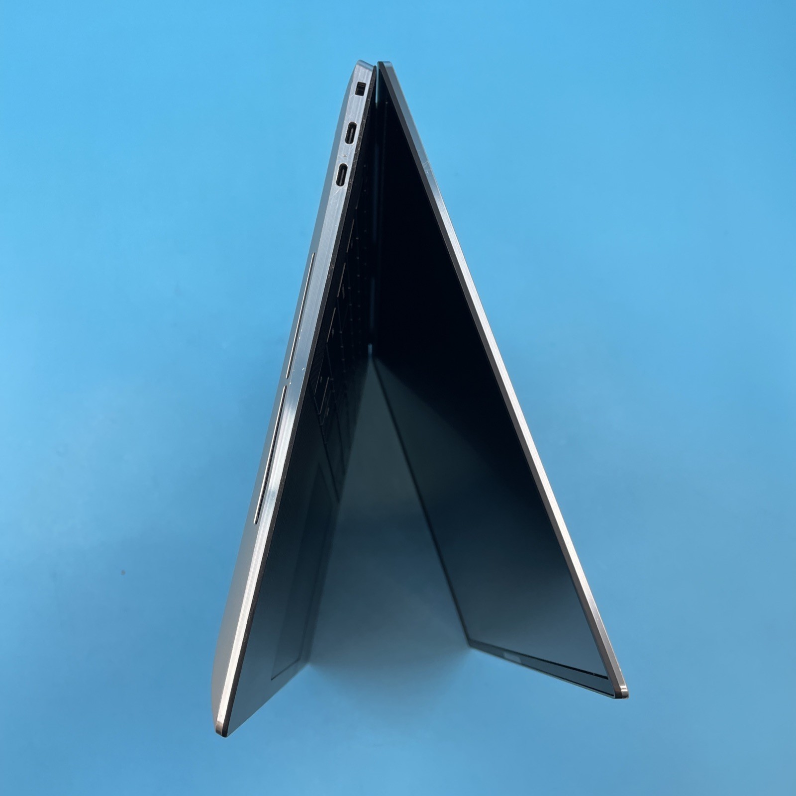 Dell XPS 15 9510 | i9-11900H | 64GB RAM | 512GB SSD | RTX 3050 | NO OS | 39%