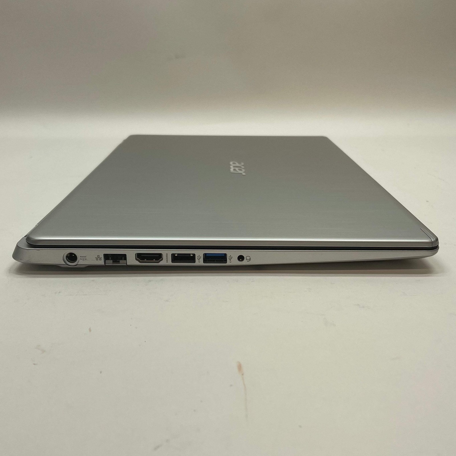 Broken Acer Aspire 5 A515-43 15.6″ Ryzen 3 3200U 2.6GHz 4GB RAM 128GB SSD READ