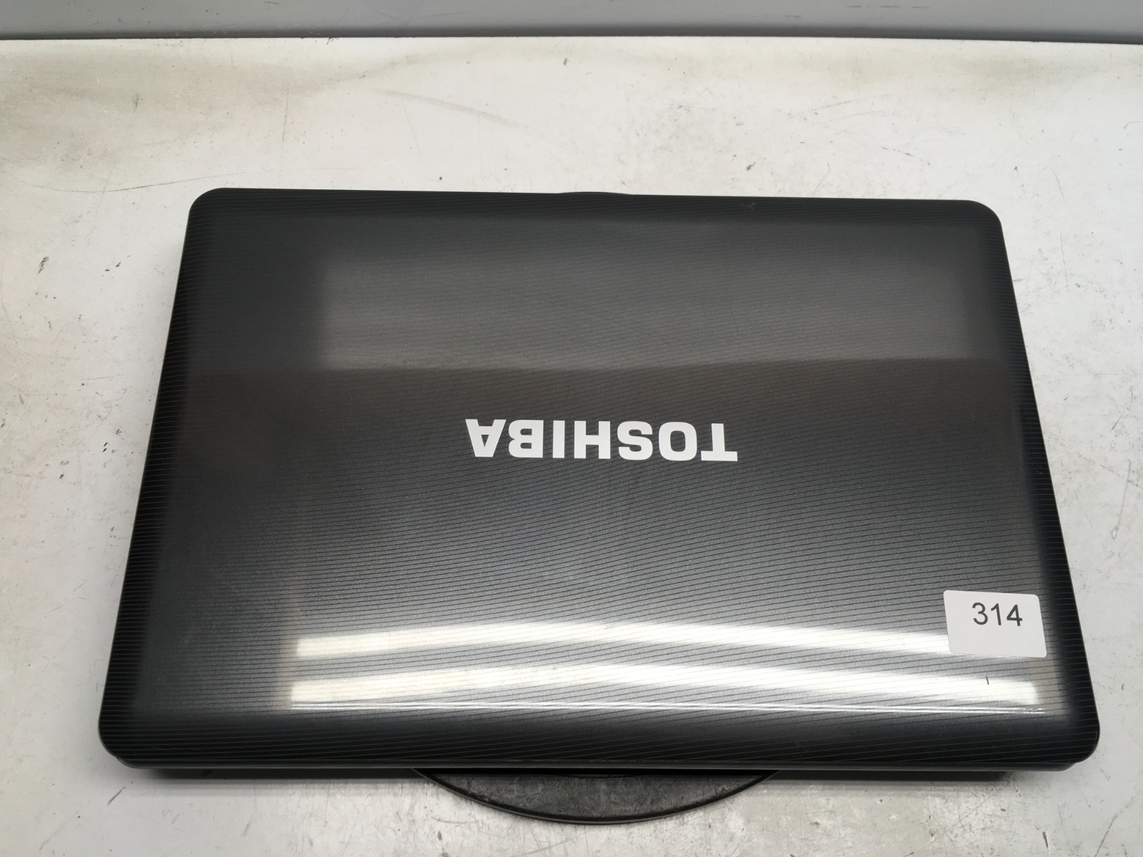 Toshiba Satellite L505D-S5983 AMD Athlon II Dual-Core M300 2GHz 3 GB NO HDD/Batt