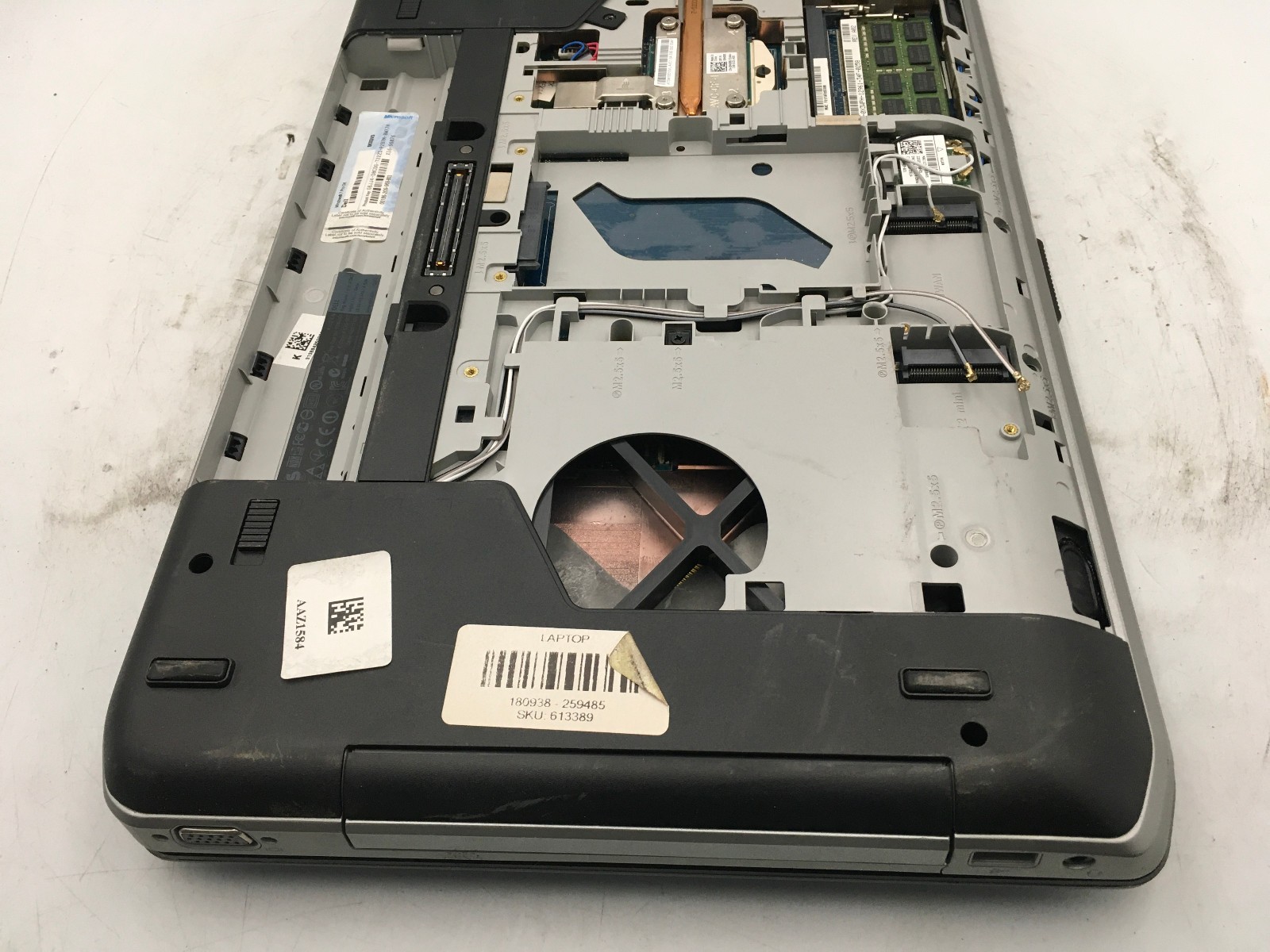 DELL LATITUDE E5530 – FOR PARTS/BAD LCD – INTEL I5 3RD GEN – 4GB RAM – READ – BB