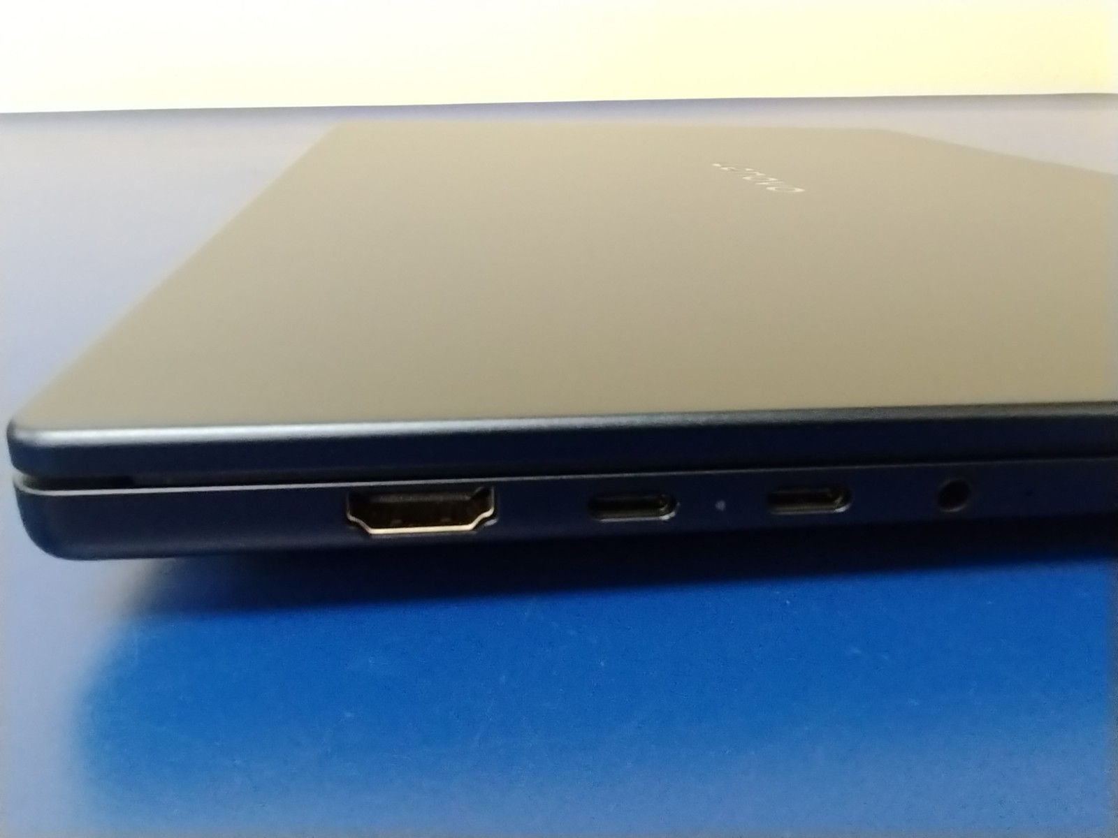 LENOVO SLIM 7 14ILL10, Intel Core Ultra 7 258V, 2.20 GHz, 32 GB RAM, 1 TB NVMe