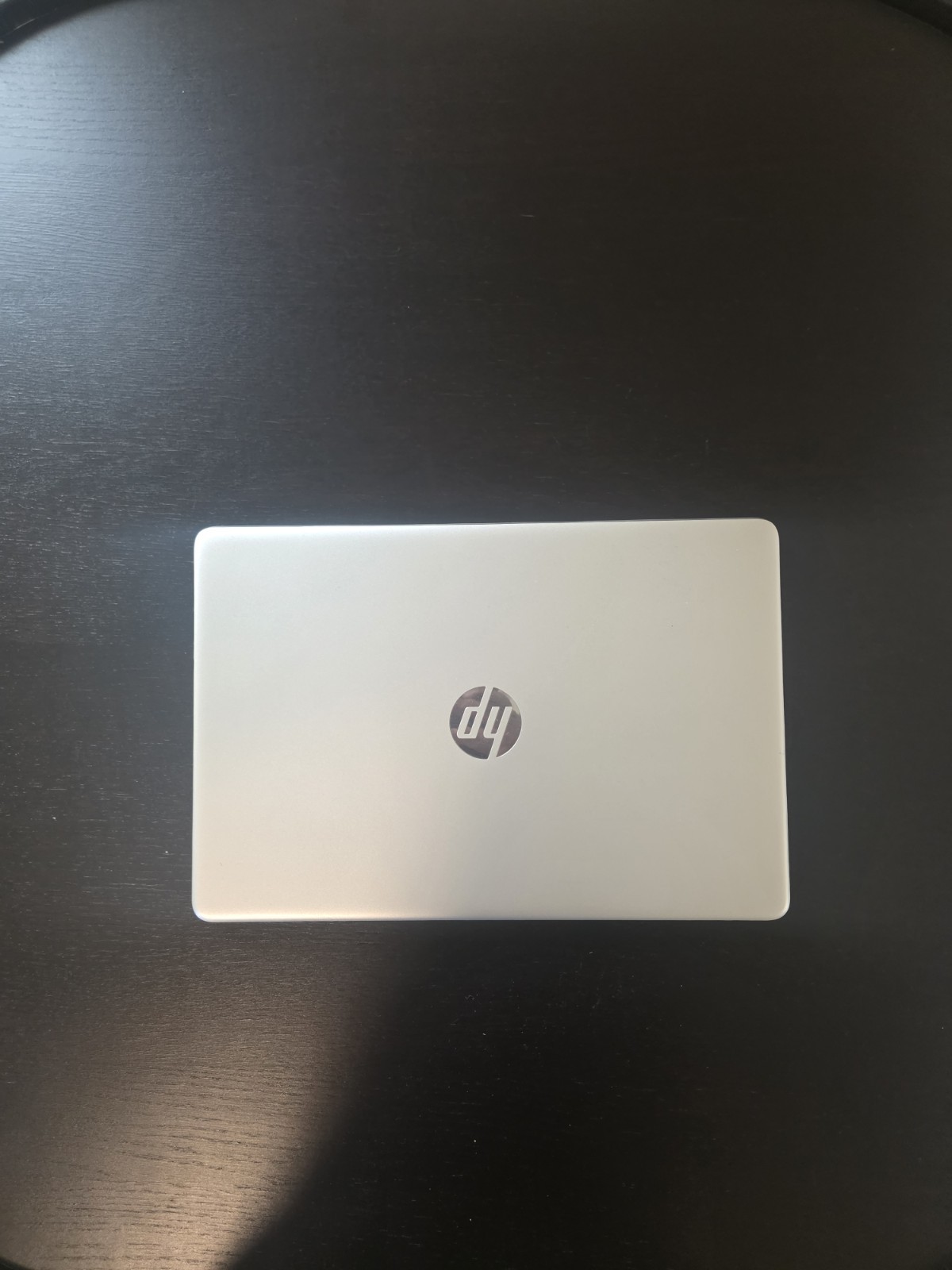 HP Intel Core i7-1065G7 (Quad Core) up to 3.9 GHZ) 8 GB RAM Iris Plus