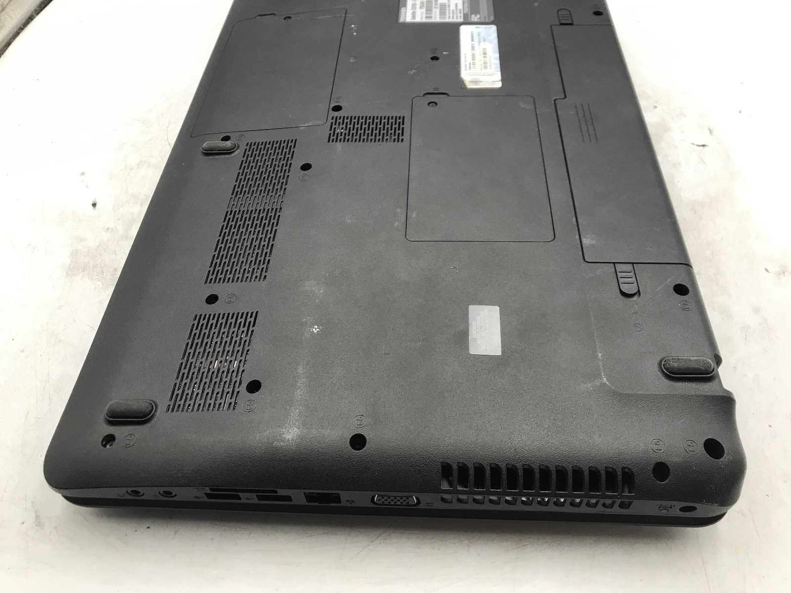 TOSHIBA SATELLITE C675D S7109 – BOOTS TO BIOS – AMD E 300 – NO RAM -READ DESC-BB