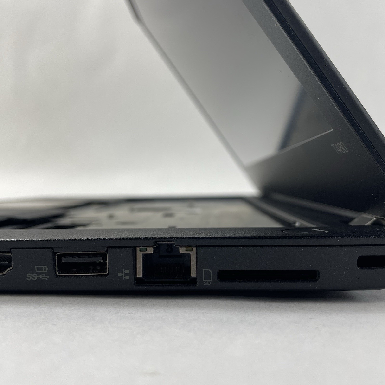 Lenovo ThinkPad T480 14″ i5-8350U 1.70 GHz 8 GB RAM No SSD/OS/AC/Batt – READ