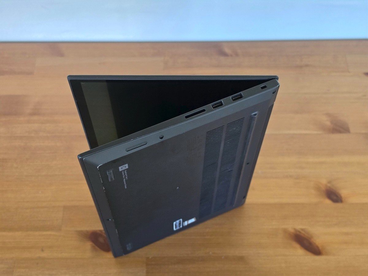 Lenovo ThinkPad P1 Gen 3 i9-10885H 16GB 15″ 4K HDR 3840×2160 OLED NVIDIA T2000