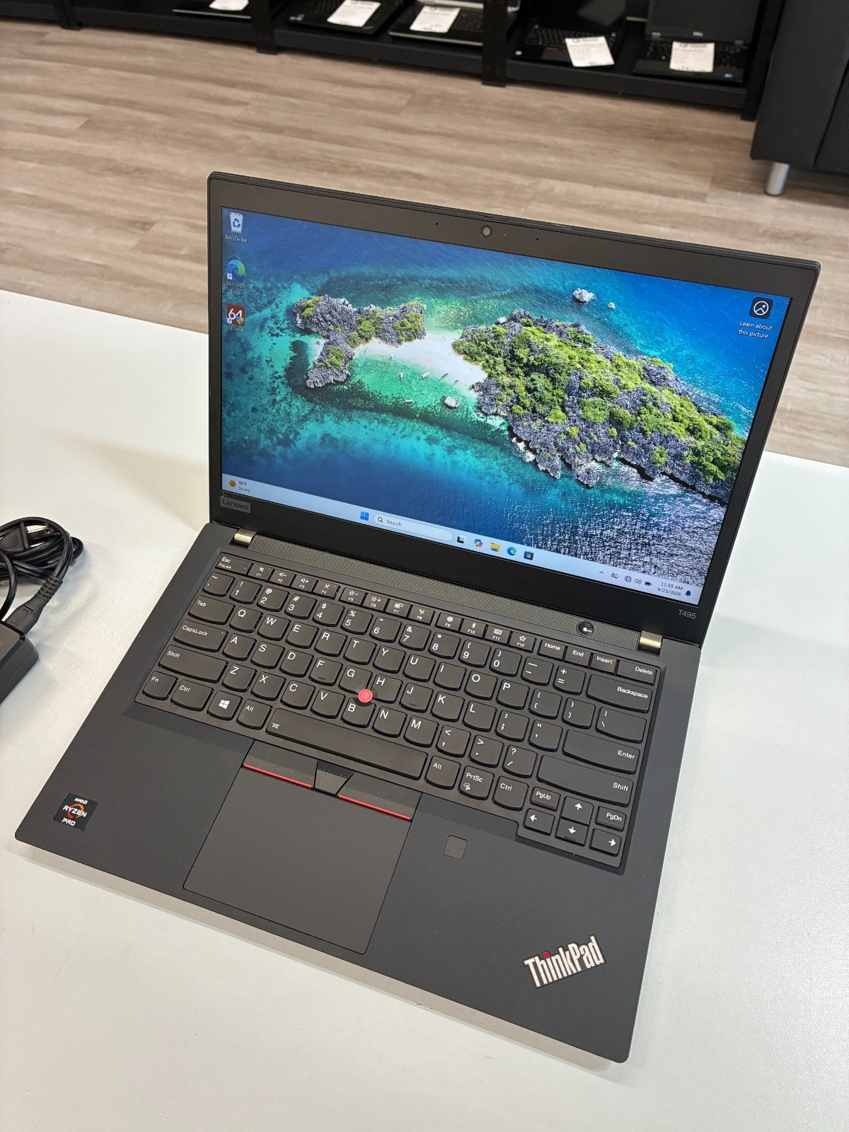 Lenovo ThinkPad T495: Screen 14″ / Ryzen 7 3700U / RAM 24Gb / SSD 512Gb / Win 11