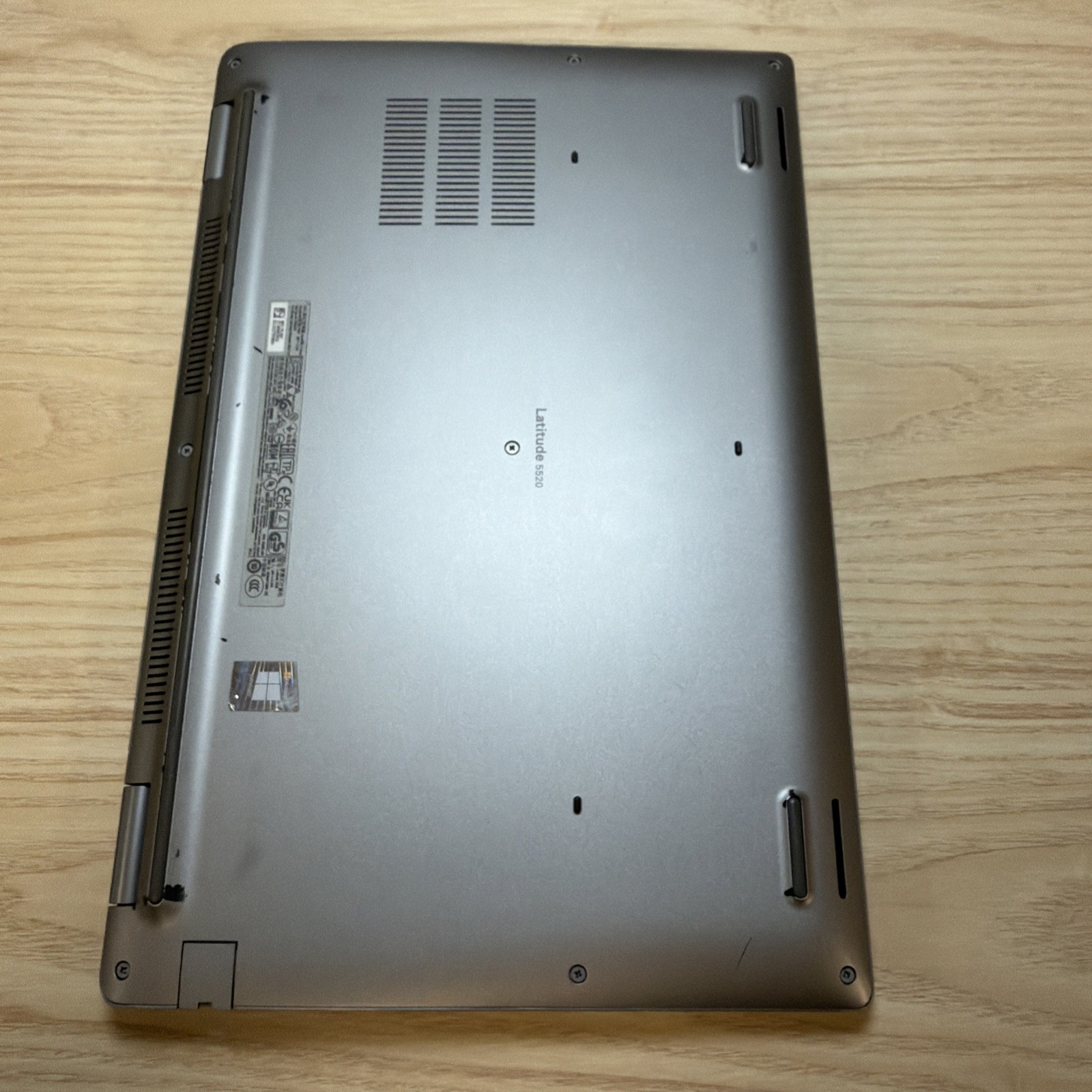 Dell Latitude 5520 i5-1145G7 16GB 512GB SSD 15″ FHD Win11 Fair