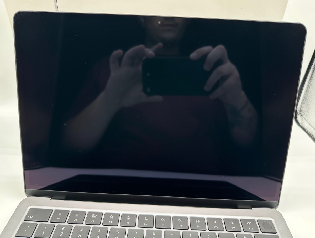 Apple MacBook Air (M2, 2022) A2681 13.6″ 8GB, 256GB SSD – Space Gray